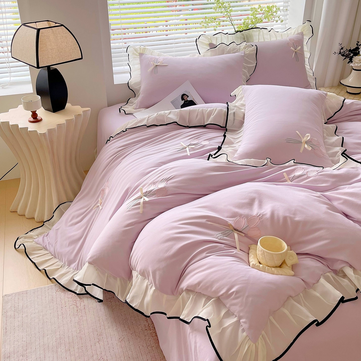 91家纺网 家纺一手货源 找家纺 大麦乐田 2025新款小清新水洗糯小棉花边纸立体花刺绣四件套 郁金香-嫩紫