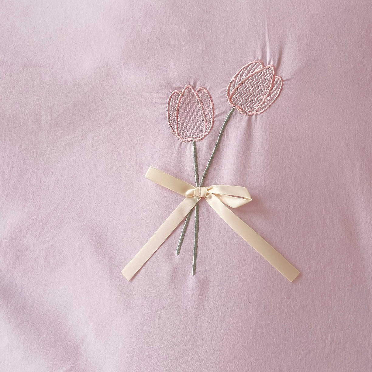 91家纺网 家纺一手货源 找家纺 大麦乐田 2025新款小清新水洗糯小棉花边纸立体花刺绣四件套 郁金香-嫩紫