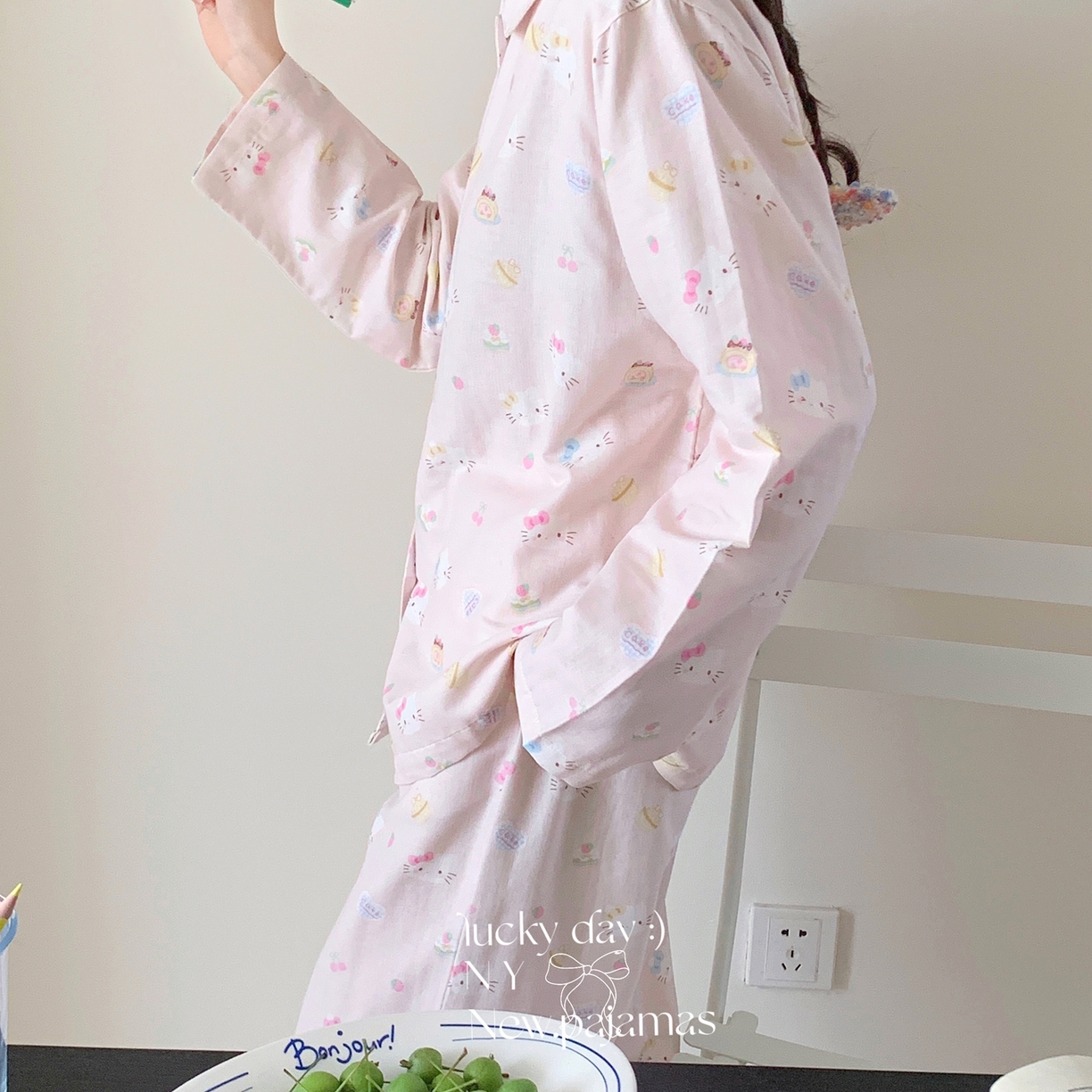 91家纺网 家纺一手货源 找家纺 纽约生活 2025新款有氧纱小翻领长长 （会员-5） 粉爱心KT