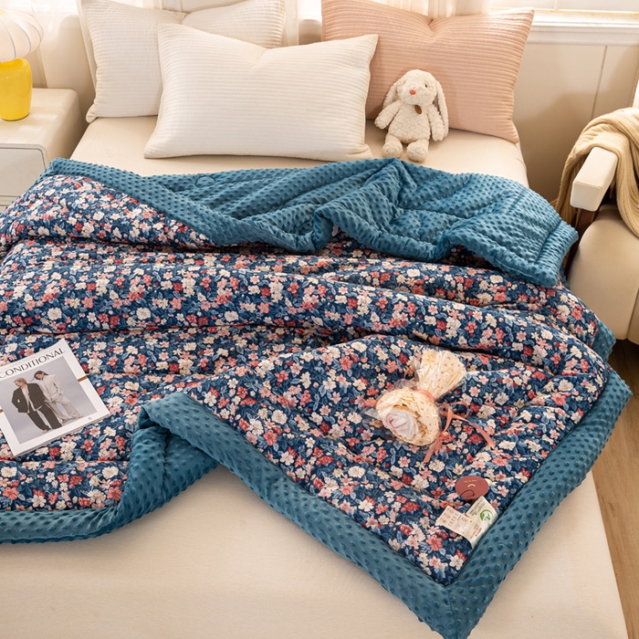 91家纺网 家纺一手货源 找家纺 锦鹭被业 2025新款AB版舒适全棉纯棉豆豆绒被被子被芯 醉颜