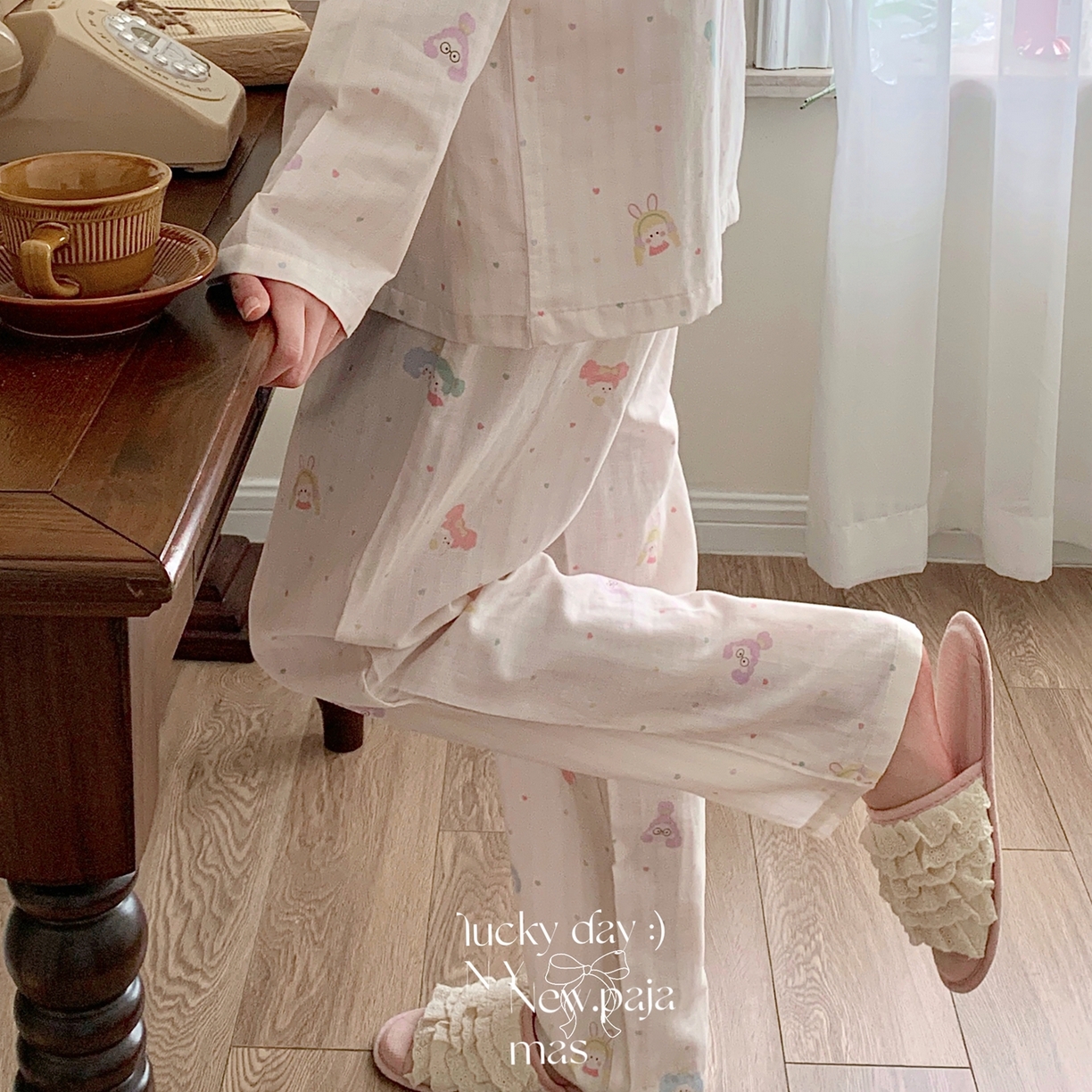 91家纺网 家纺一手货源 找家纺 纽约生活 2025新款有氧纱小翻领长长 （会员-5） 搞怪女孩