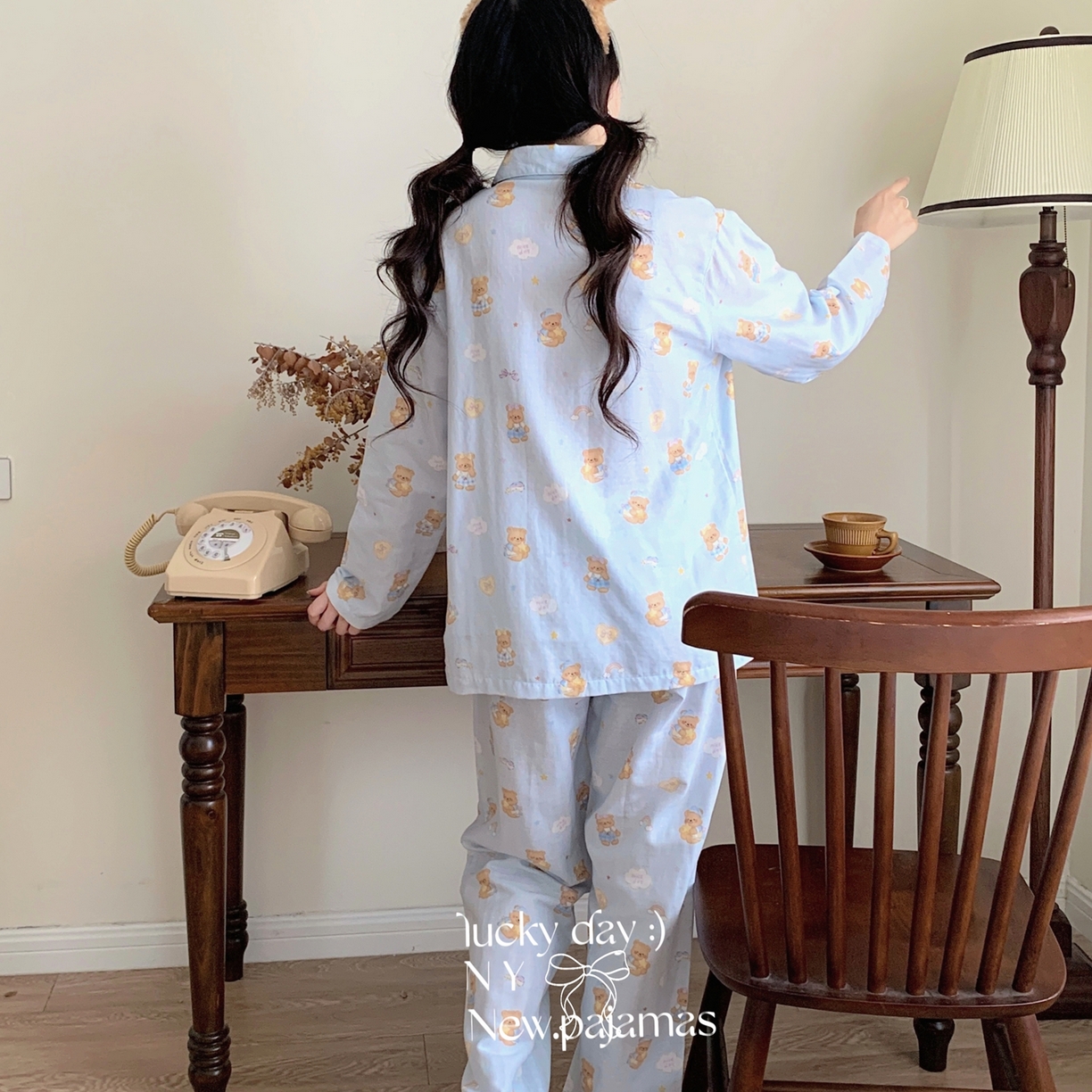 91家纺网 家纺一手货源 找家纺 纽约生活 2025新款有氧纱小翻领长长 （会员-5） 黄油小熊蓝