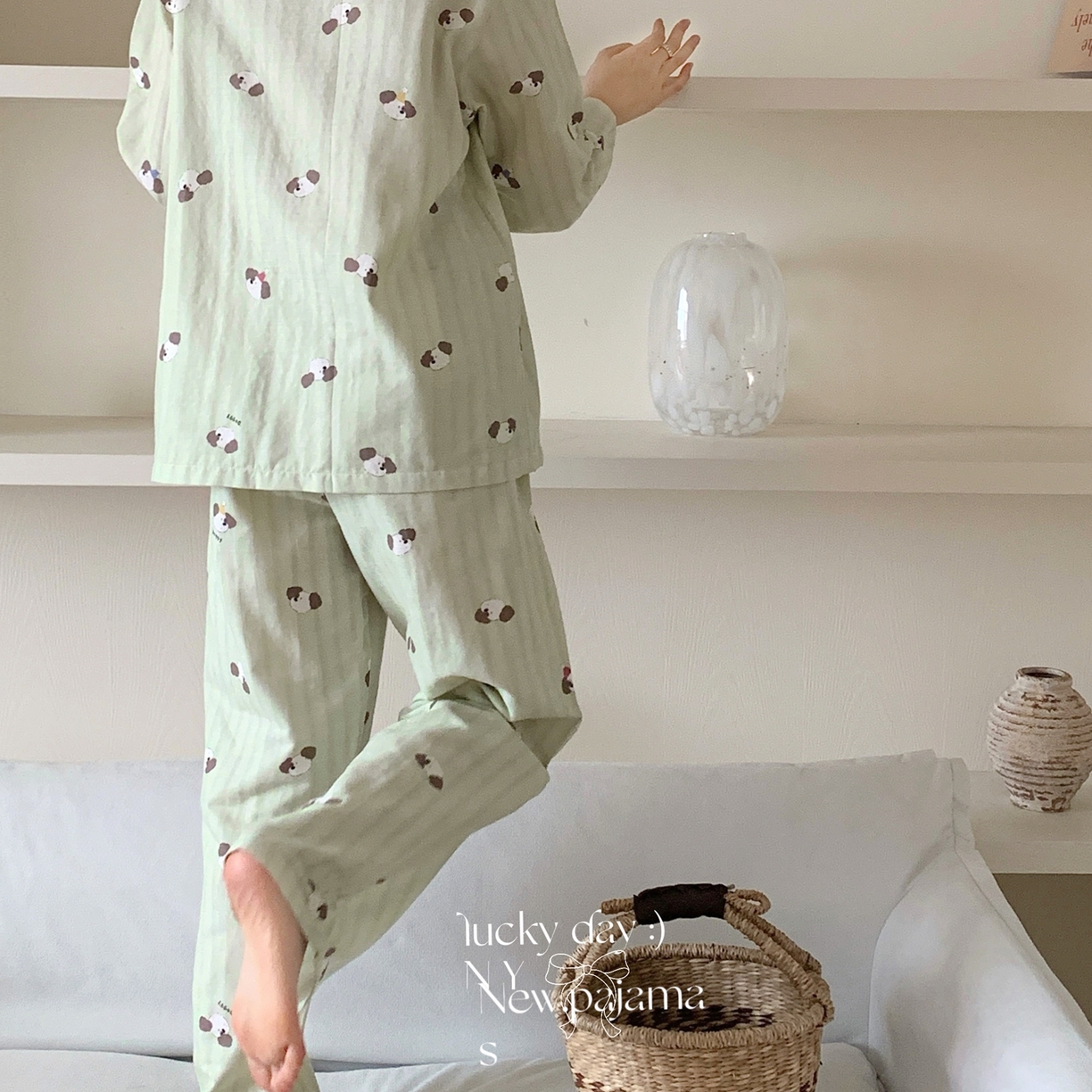 91家纺网 家纺一手货源 找家纺 纽约生活 2025新款有氧纱小翻领长长 （会员-5） 绿条纹puppy狗