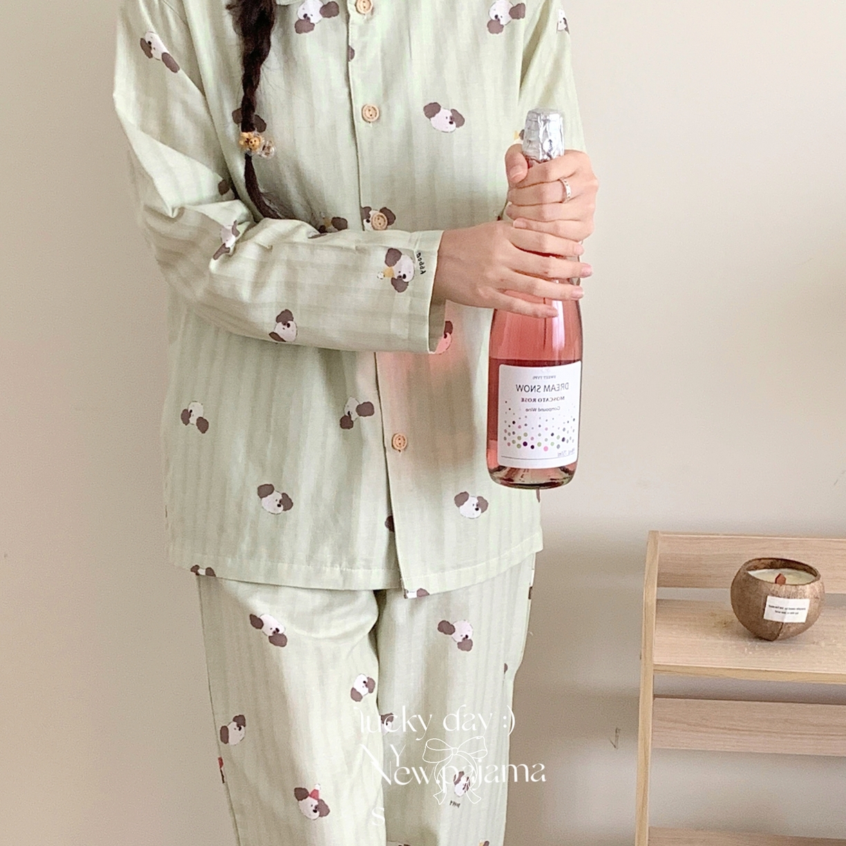 91家纺网 家纺一手货源 找家纺 纽约生活 2025新款有氧纱小翻领长长 （会员-5） 绿条纹puppy狗