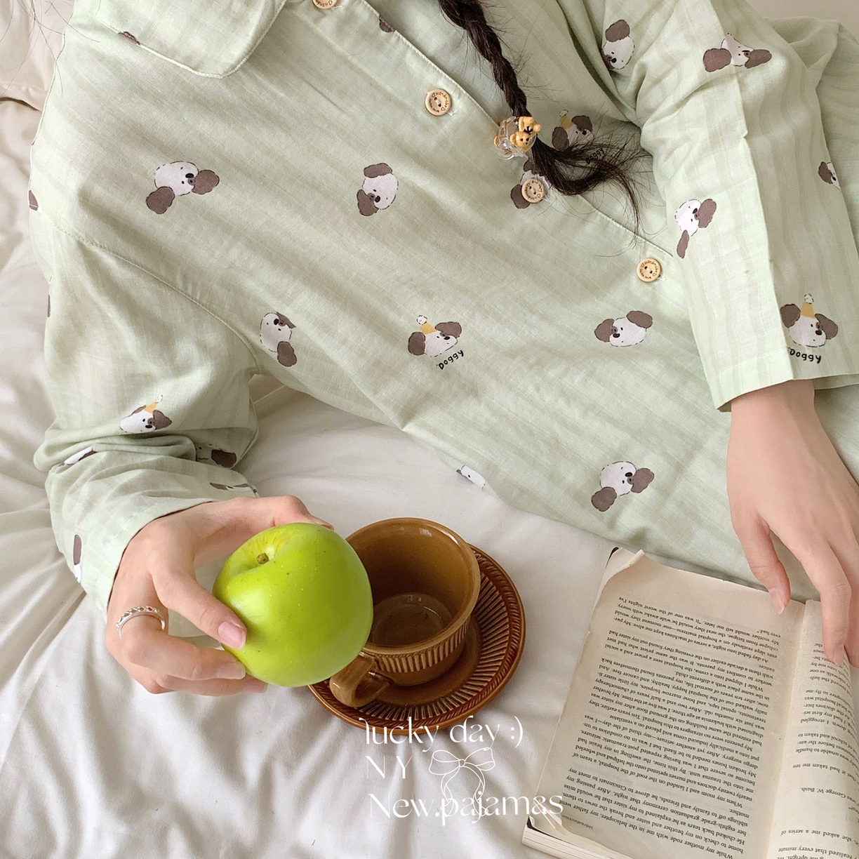 91家纺网 家纺一手货源 找家纺 纽约生活 2025新款有氧纱小翻领长长 （会员-5） 绿条纹puppy狗