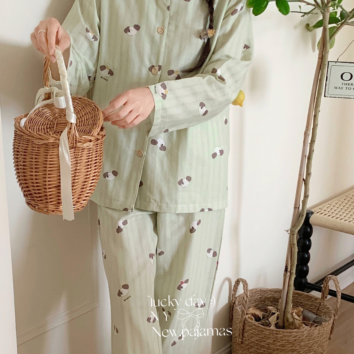 91家纺网 家纺一手货源 找家纺 纽约生活 2025新款有氧纱小翻领长长 （会员-5） 绿条纹puppy狗