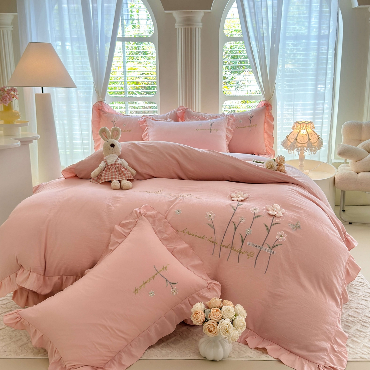 91家纺网 家纺一手货源 找家纺 大麦乐田 2025新款韩版水洗糯小棉立体花刺绣四件套 花田间-粉