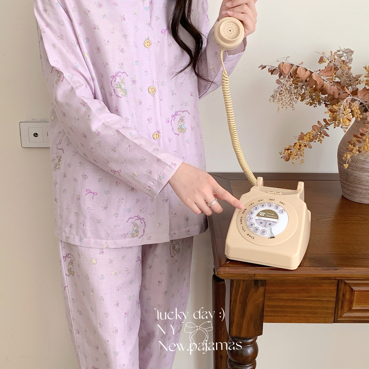 91家纺网 家纺一手货源 找家纺 纽约生活 2025新款有氧纱小翻领长长 （会员-5） 星黛露紫