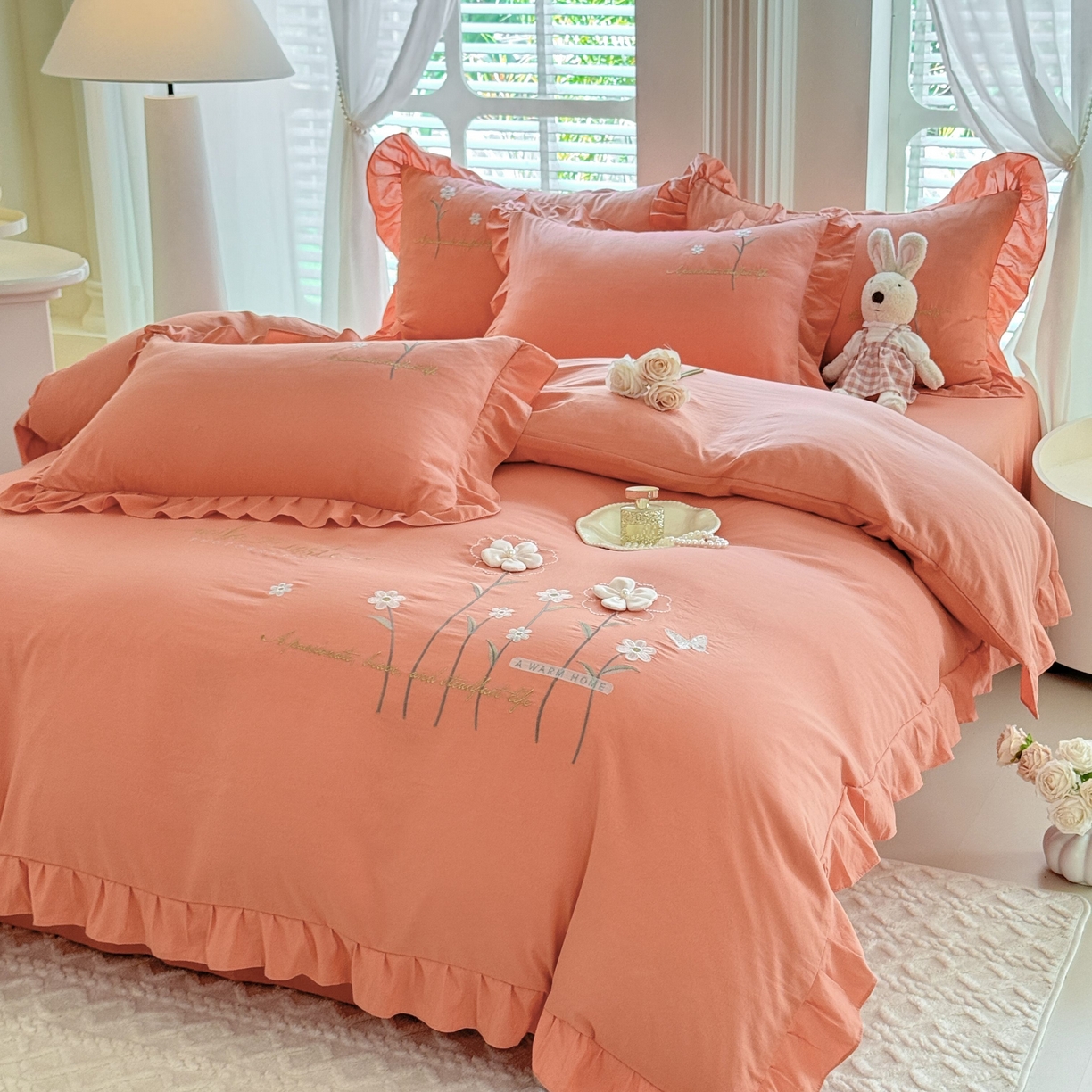 91家纺网 家纺一手货源 找家纺 大麦乐田 2025新款韩版水洗糯小棉立体花刺绣四件套 花田间-桔