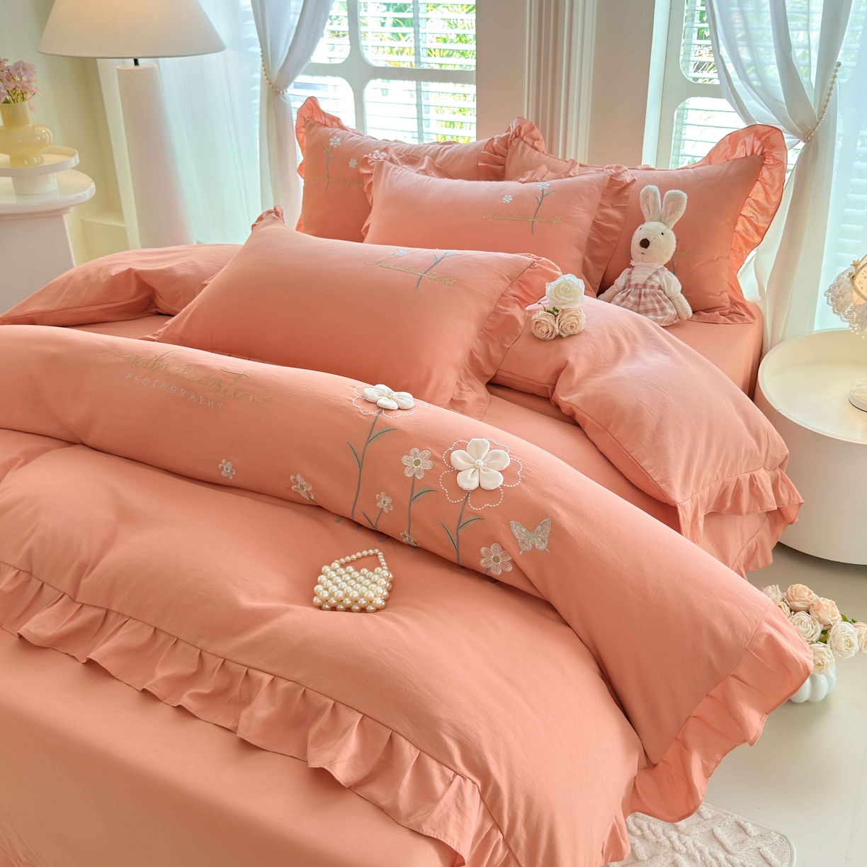 91家纺网 家纺一手货源 找家纺 大麦乐田 2025新款韩版水洗糯小棉立体花刺绣四件套 花田间-桔