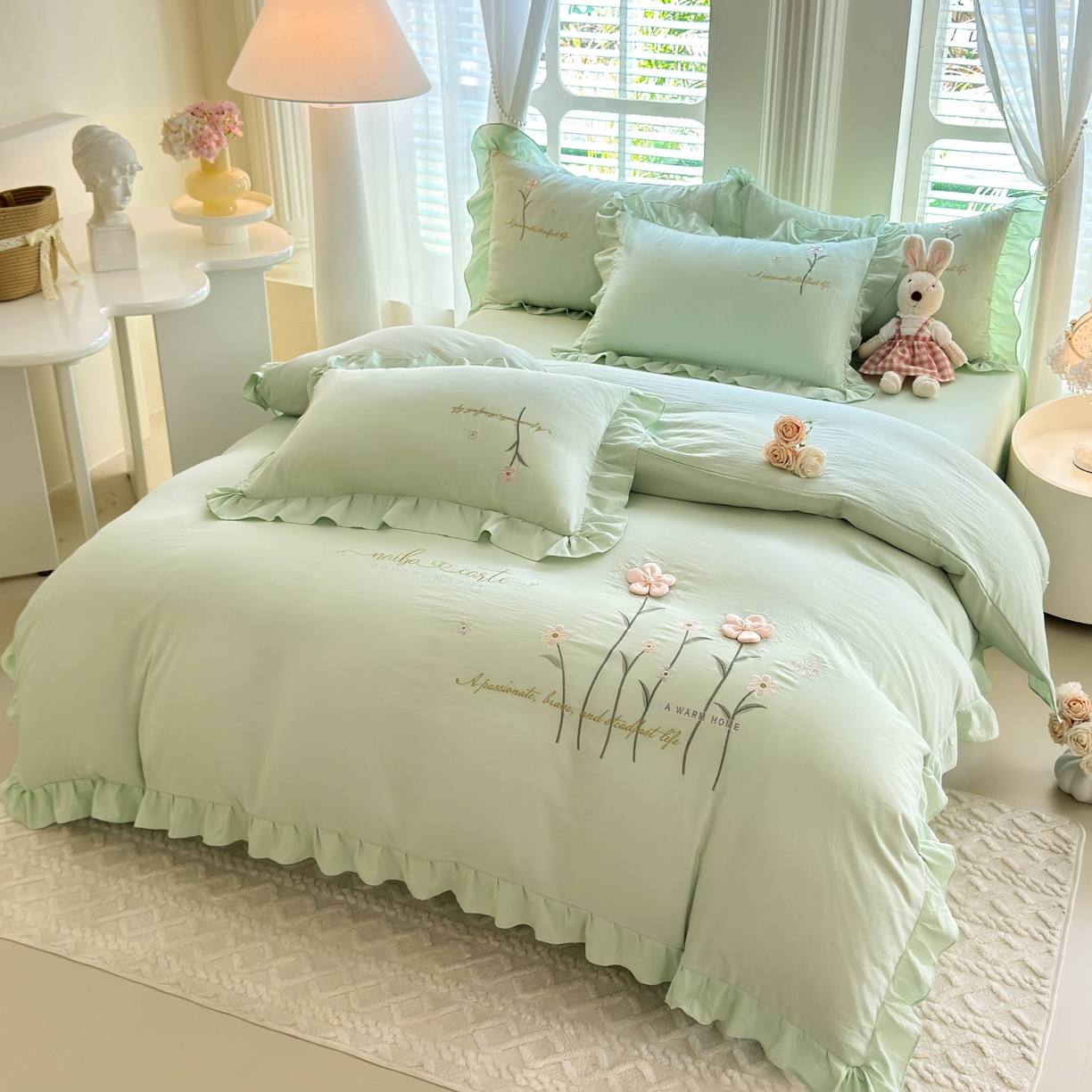 91家纺网 家纺一手货源 找家纺 大麦乐田 2025新款韩版水洗糯小棉立体花刺绣四件套 花田间-绿