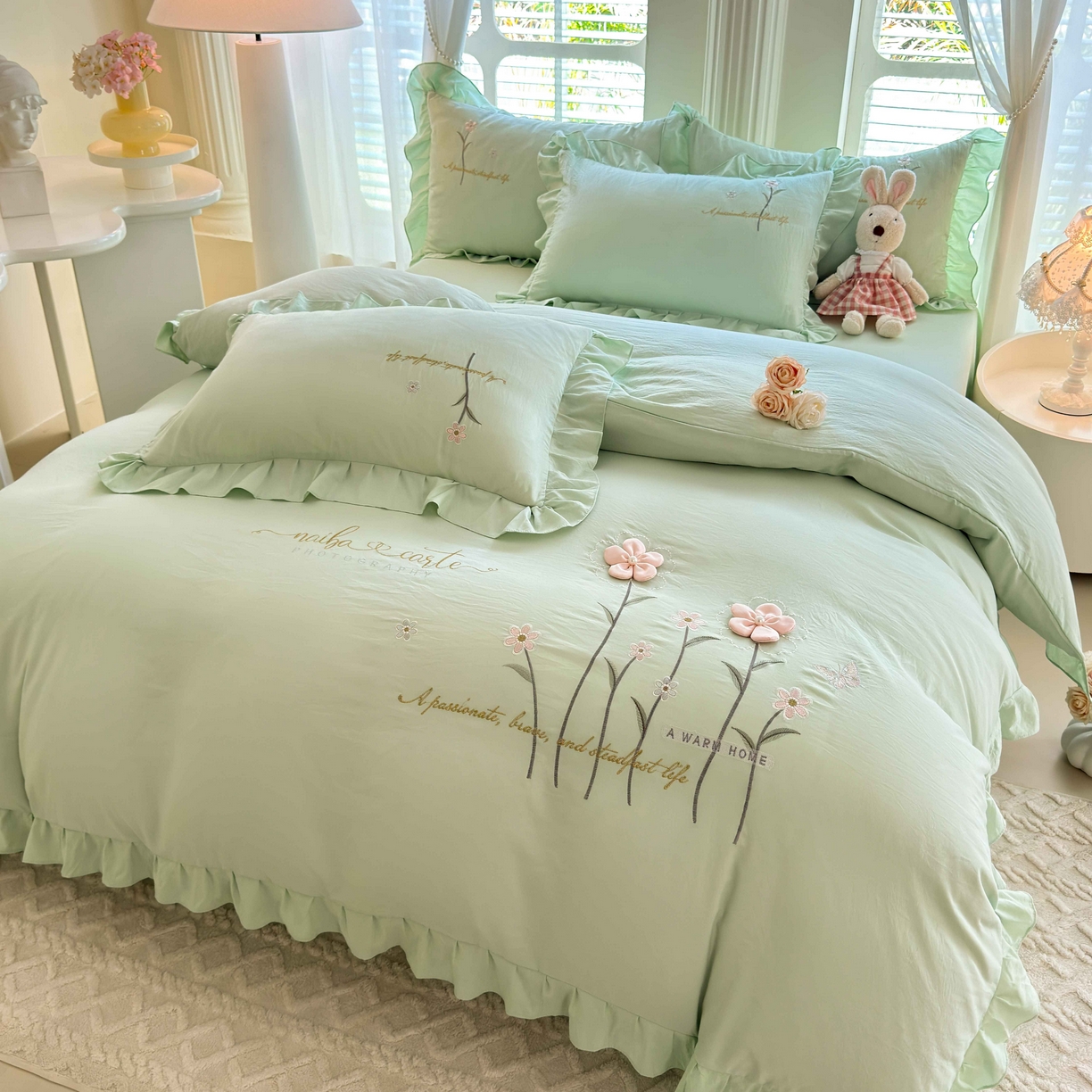 91家纺网 家纺一手货源 找家纺 大麦乐田 2025新款韩版水洗糯小棉立体花刺绣四件套 花田间-绿