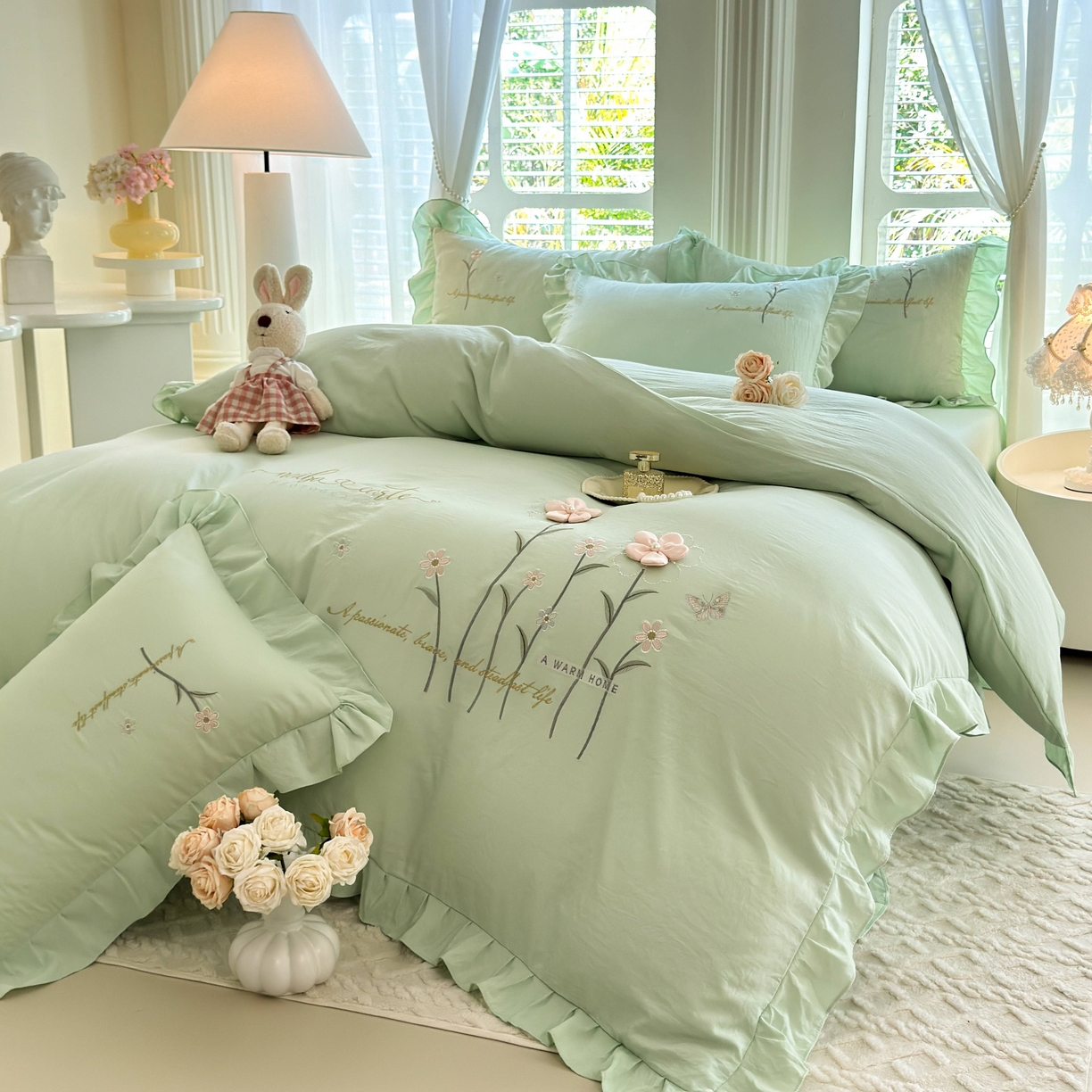 91家纺网 家纺一手货源 找家纺 大麦乐田 2025新款韩版水洗糯小棉立体花刺绣四件套 花田间-绿