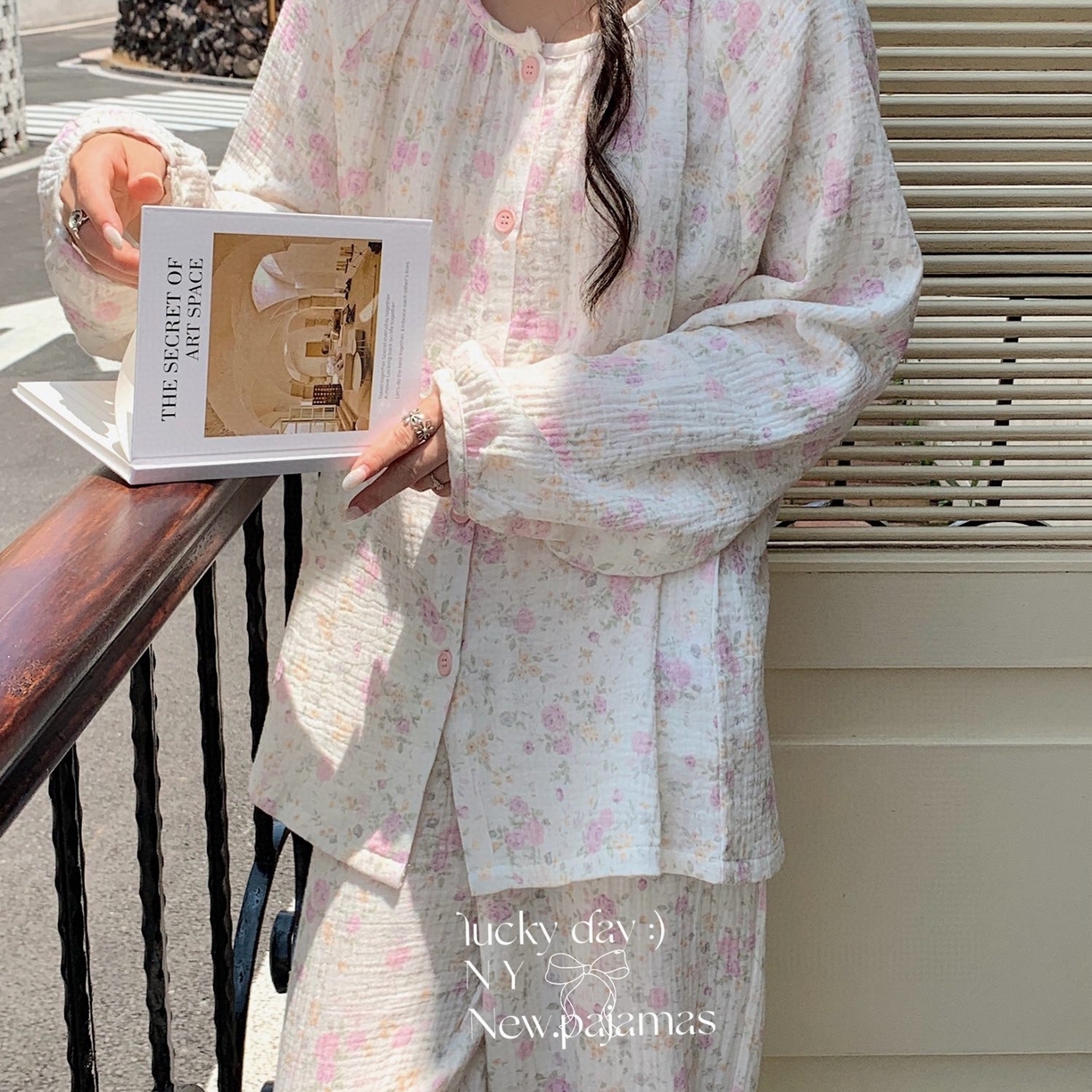 91家纺网 家纺一手货源 找家纺 （总）纽约生活 2024新款有氧纱法式方领甜美小浪漫家居服