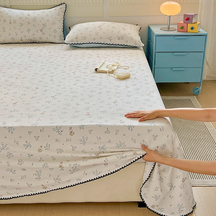 91家纺网 家纺一手货源 找家纺 鑫利来家纺 2025新款云感云感皱皱纱镂空花边床单单床单单品床单单件床单 花间兔