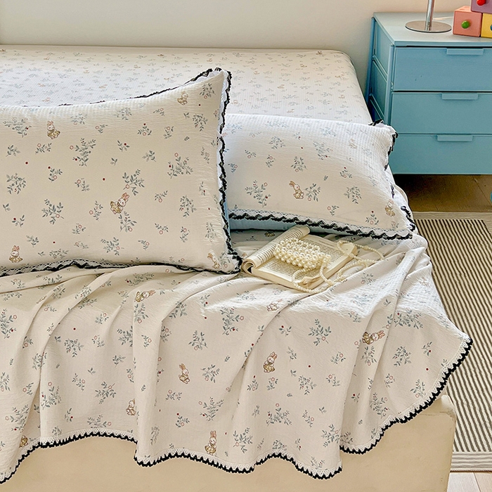 91家纺网 家纺一手货源 找家纺 鑫利来家纺 2025新款云感云感皱皱纱镂空花边床单单床单单品床单单件床单 花间兔