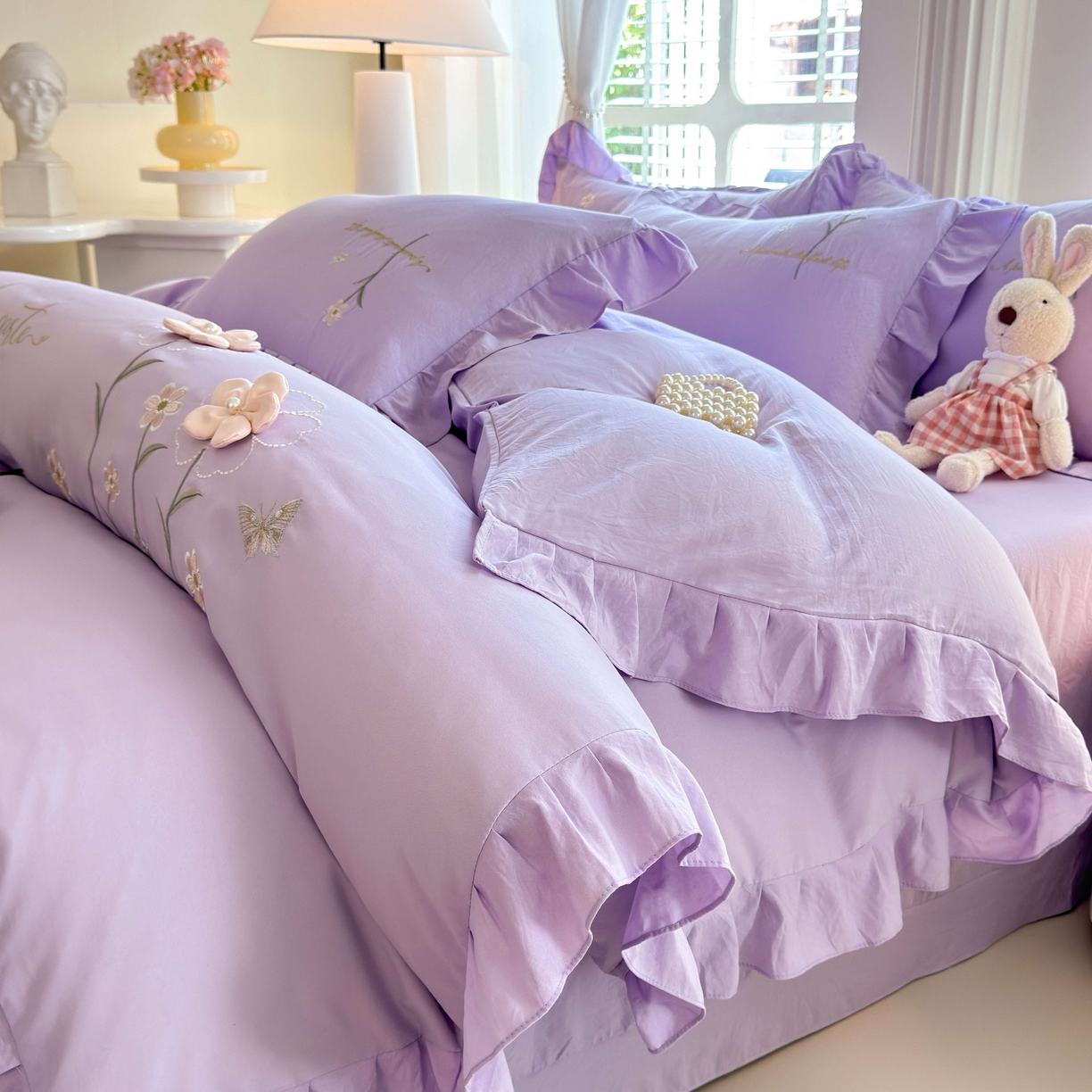 91家纺网 家纺一手货源 找家纺 大麦乐田 2025新款韩版水洗糯小棉立体花刺绣四件套 花田间-紫