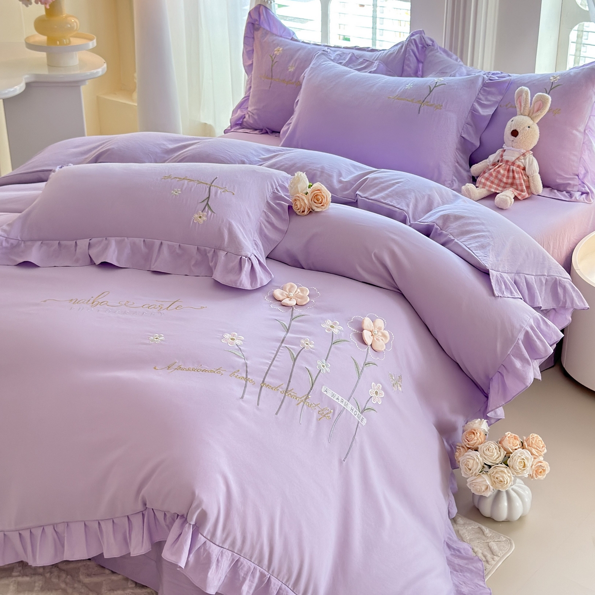 91家纺网 家纺一手货源 找家纺 大麦乐田 2025新款韩版水洗糯小棉立体花刺绣四件套 花田间-紫