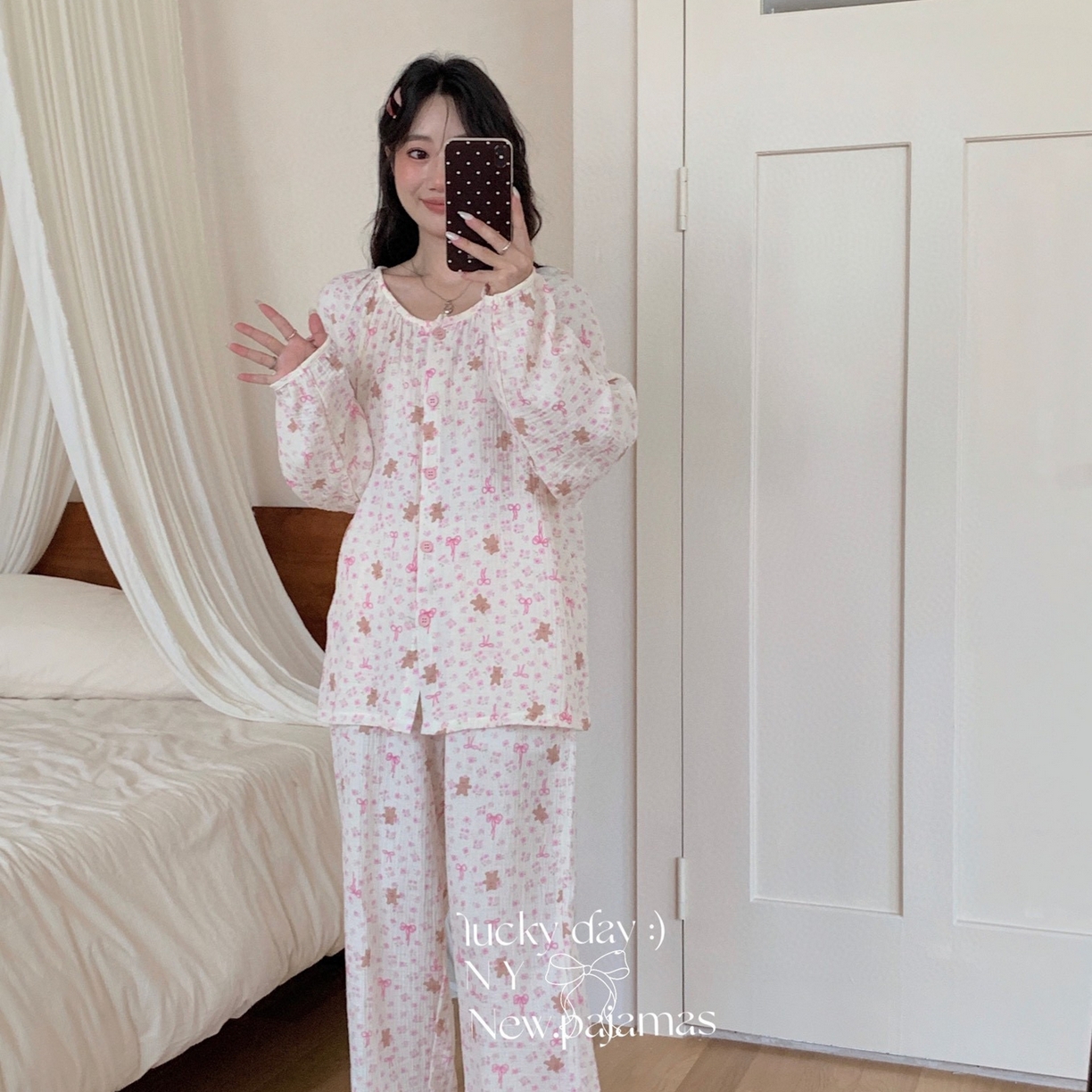 纽约生活 2025新款绉布圆领开扣长袖长裤（会员-5） 蝴蝶结粉熊