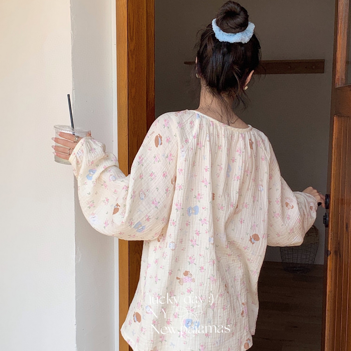 91家纺网 家纺一手货源 找家纺 纽约生活 2025新款绉布圆领开扣长袖长裤（会员-5） 花花狗