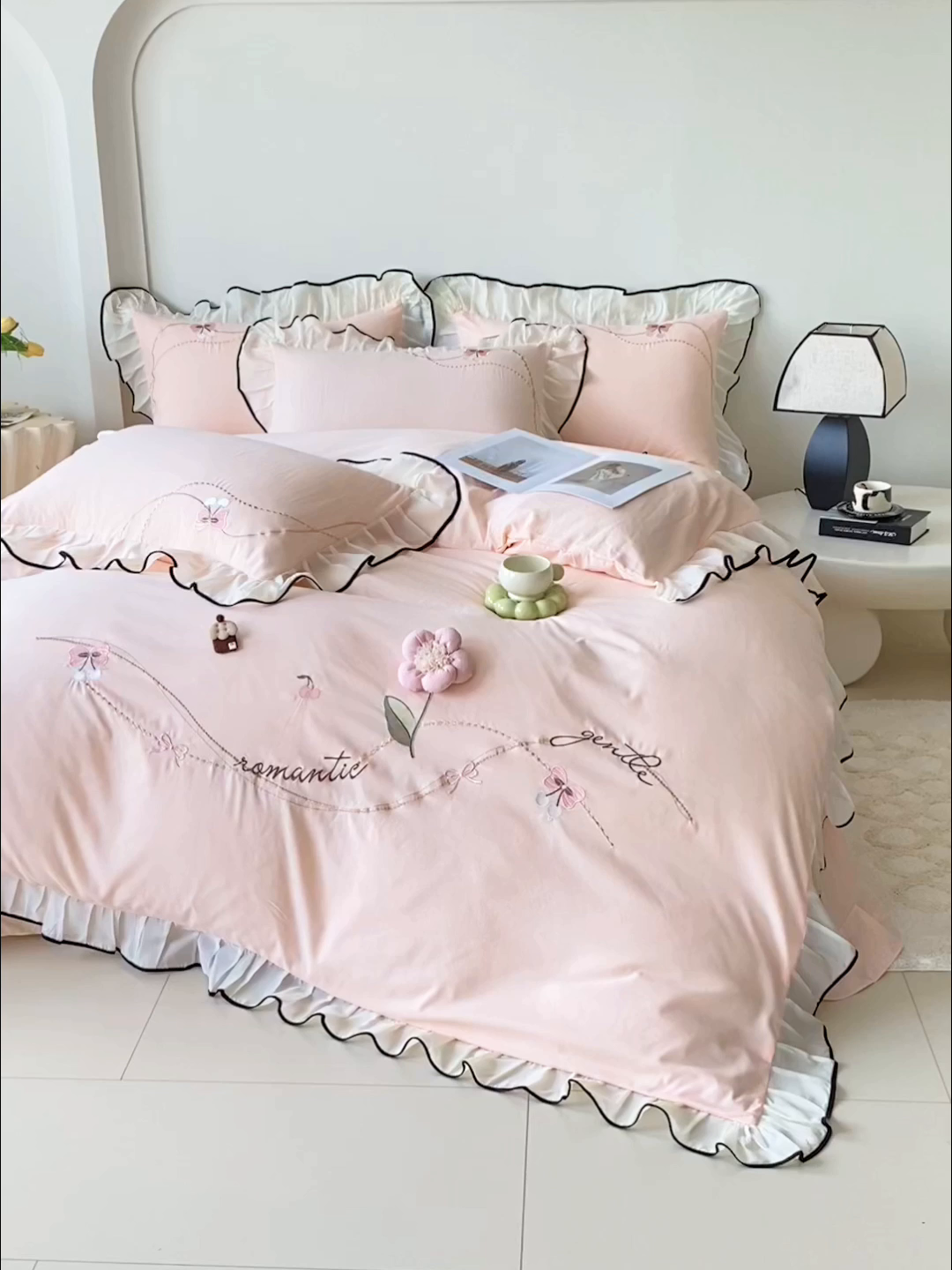 91家纺网 家纺一手货源 找家纺 （总）大麦乐田 2025新款公主风水洗糯小棉少女心柔软立体花刺绣蕾丝花边四件套