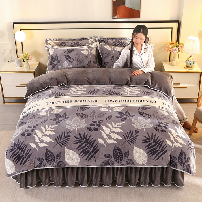 91家纺网 家纺一手货源 找家纺 橘姿 2025新款8-9斤床裙款牛奶绒四件套金貂绒法兰绒宝宝绒 芳颜