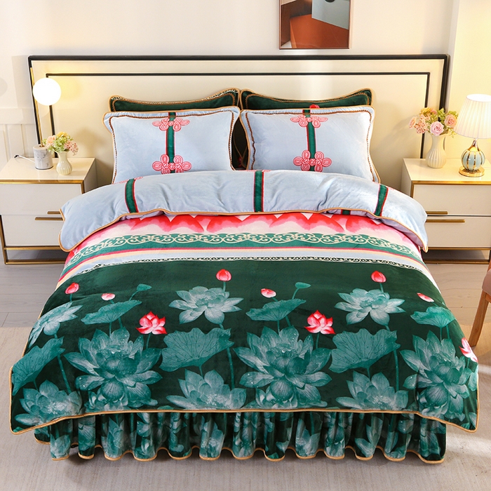 91家纺网 家纺一手货源 找家纺 橘姿 2025新款8-9斤床裙款牛奶绒四件套金貂绒法兰绒宝宝绒 荷塘月色