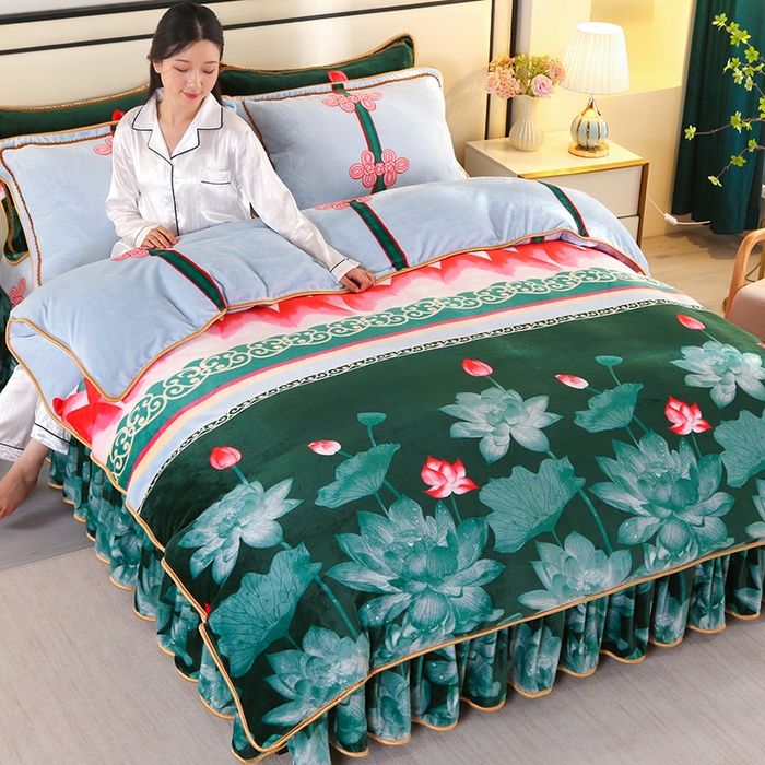 91家纺网 家纺一手货源 找家纺 橘姿 2025新款8-9斤床裙款牛奶绒四件套金貂绒法兰绒宝宝绒 荷塘月色