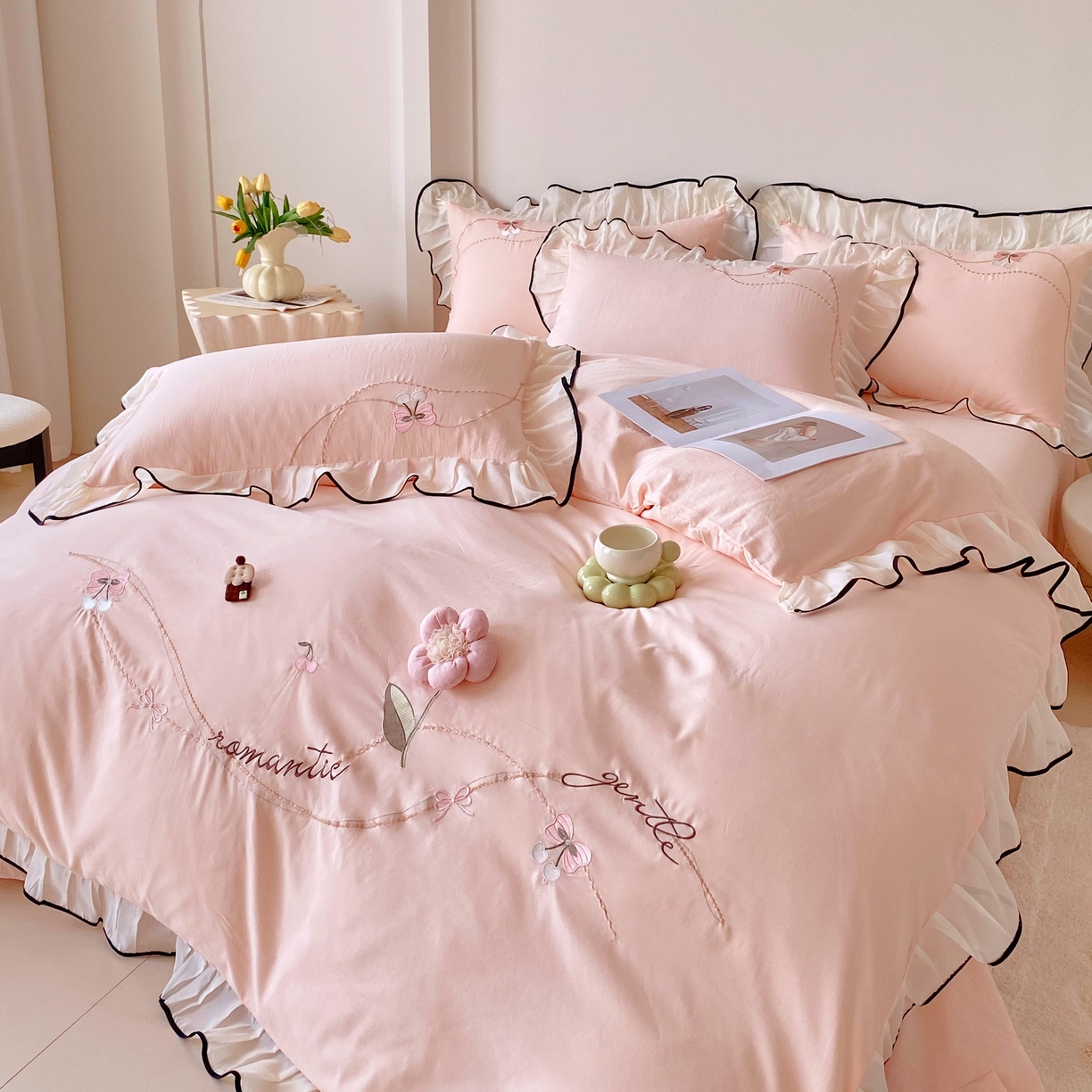 91家纺网 家纺一手货源 找家纺 大麦乐田 2025新款公主风水洗糯小棉少女心柔软立体花刺绣蕾丝花边四件套 浪漫海风-嫩玉