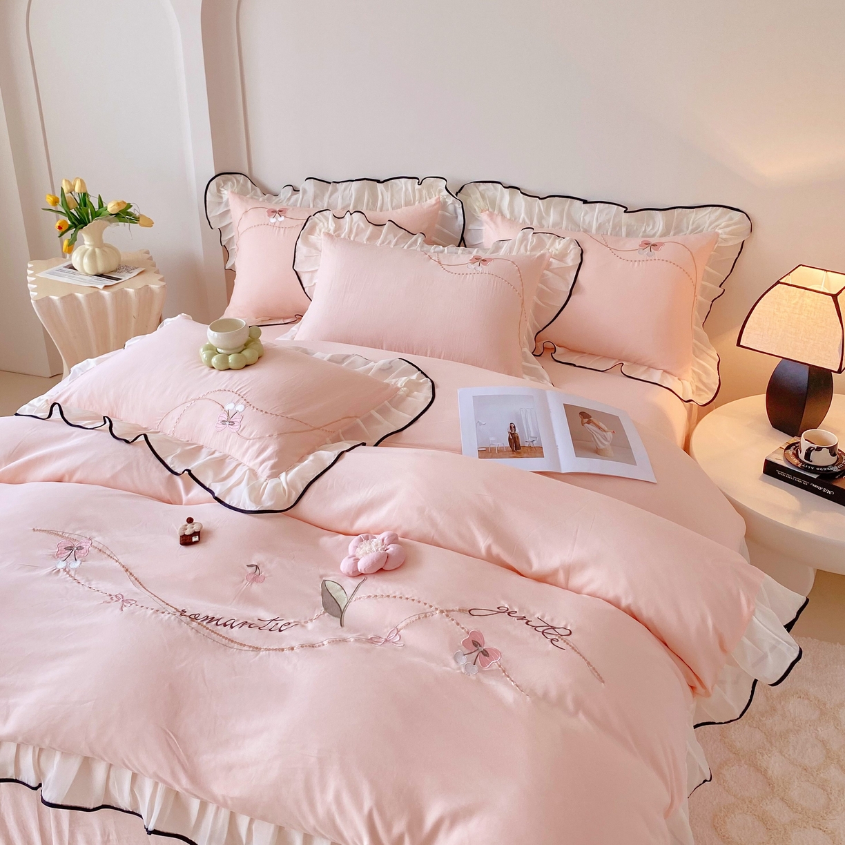 91家纺网 家纺一手货源 找家纺 大麦乐田 2025新款公主风水洗糯小棉少女心柔软立体花刺绣蕾丝花边四件套 浪漫海风-嫩玉