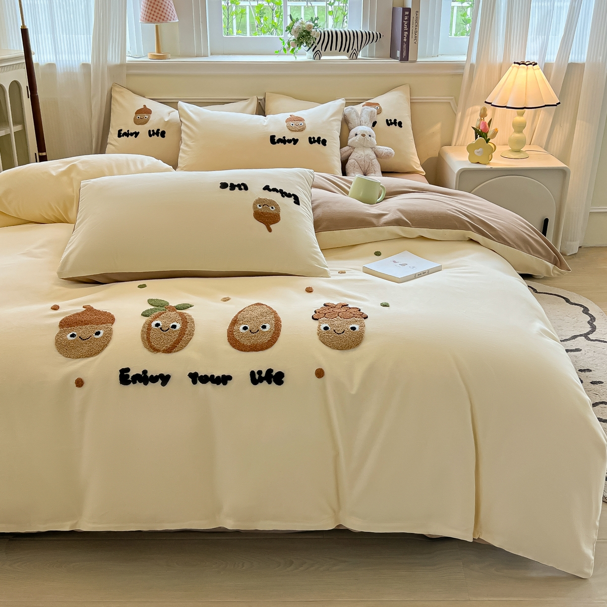 91家纺网 家纺一手货源 找家纺 多乐家纺 2025新款全棉纯棉磨毛毛巾绣四件套 坚果家族—奶咖