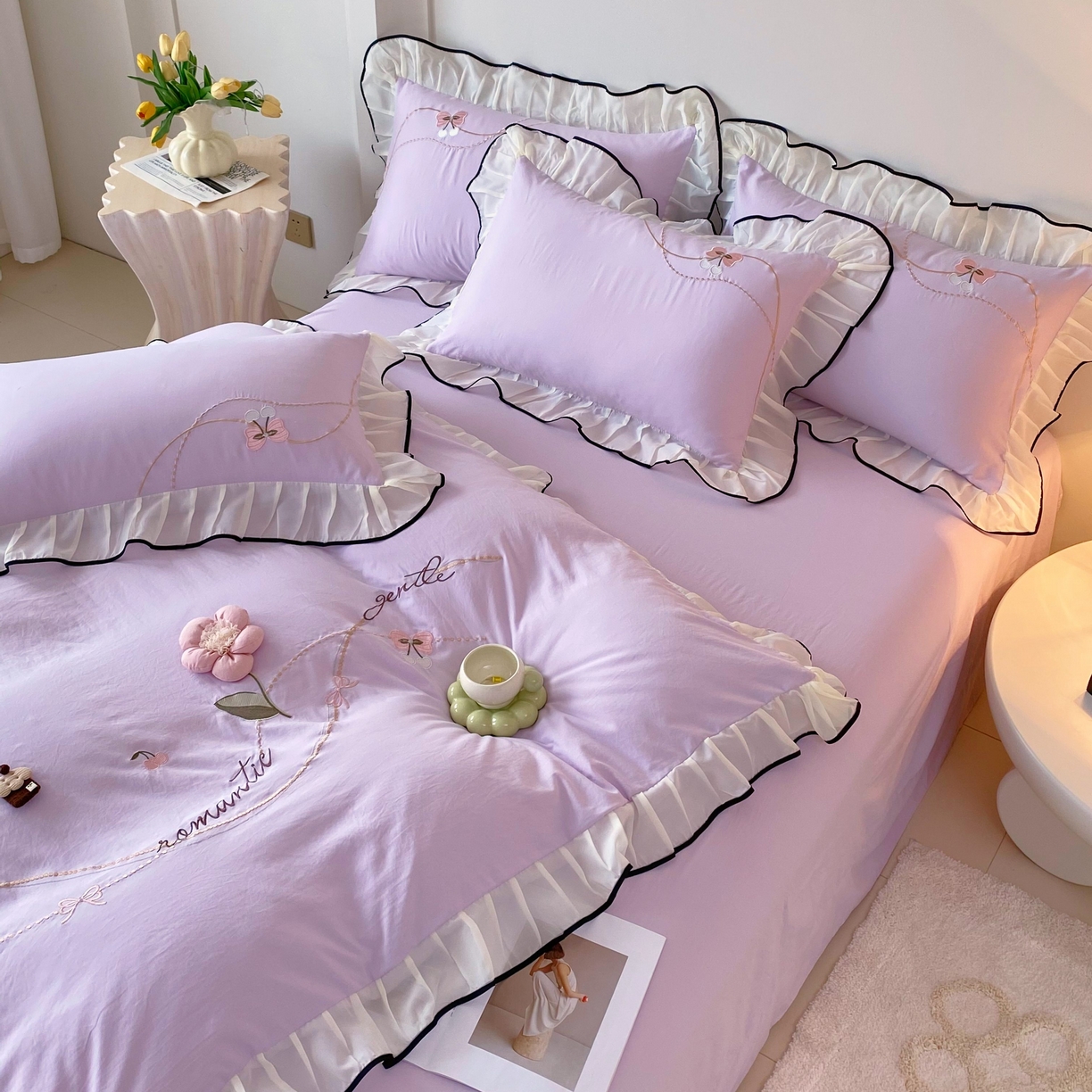 91家纺网 家纺一手货源 找家纺 大麦乐田 2025新款公主风水洗糯小棉少女心柔软立体花刺绣蕾丝花边四件套 浪漫海风-嫩紫