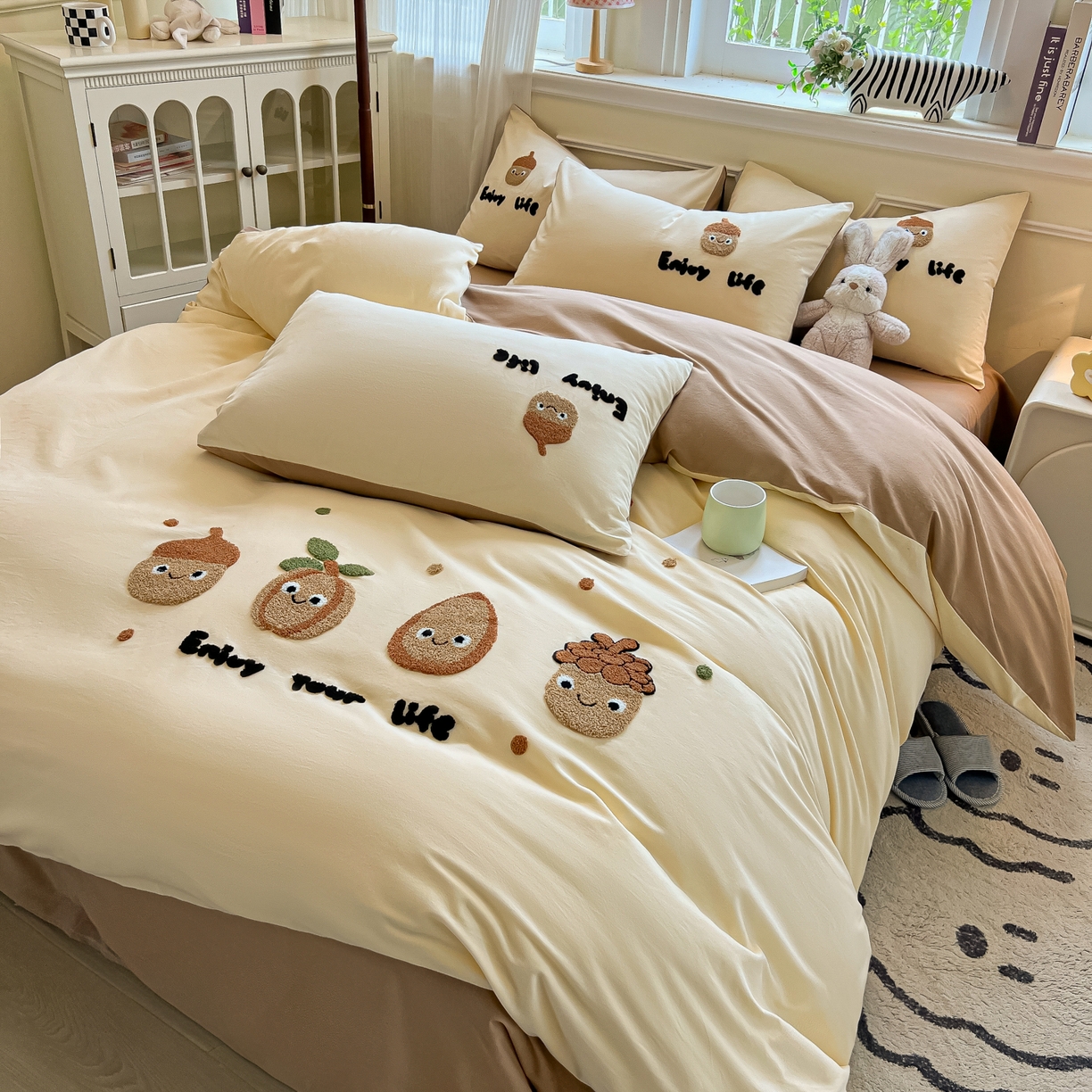 91家纺网 家纺一手货源 找家纺 多乐家纺 2025新款全棉纯棉磨毛毛巾绣四件套 坚果家族—奶咖