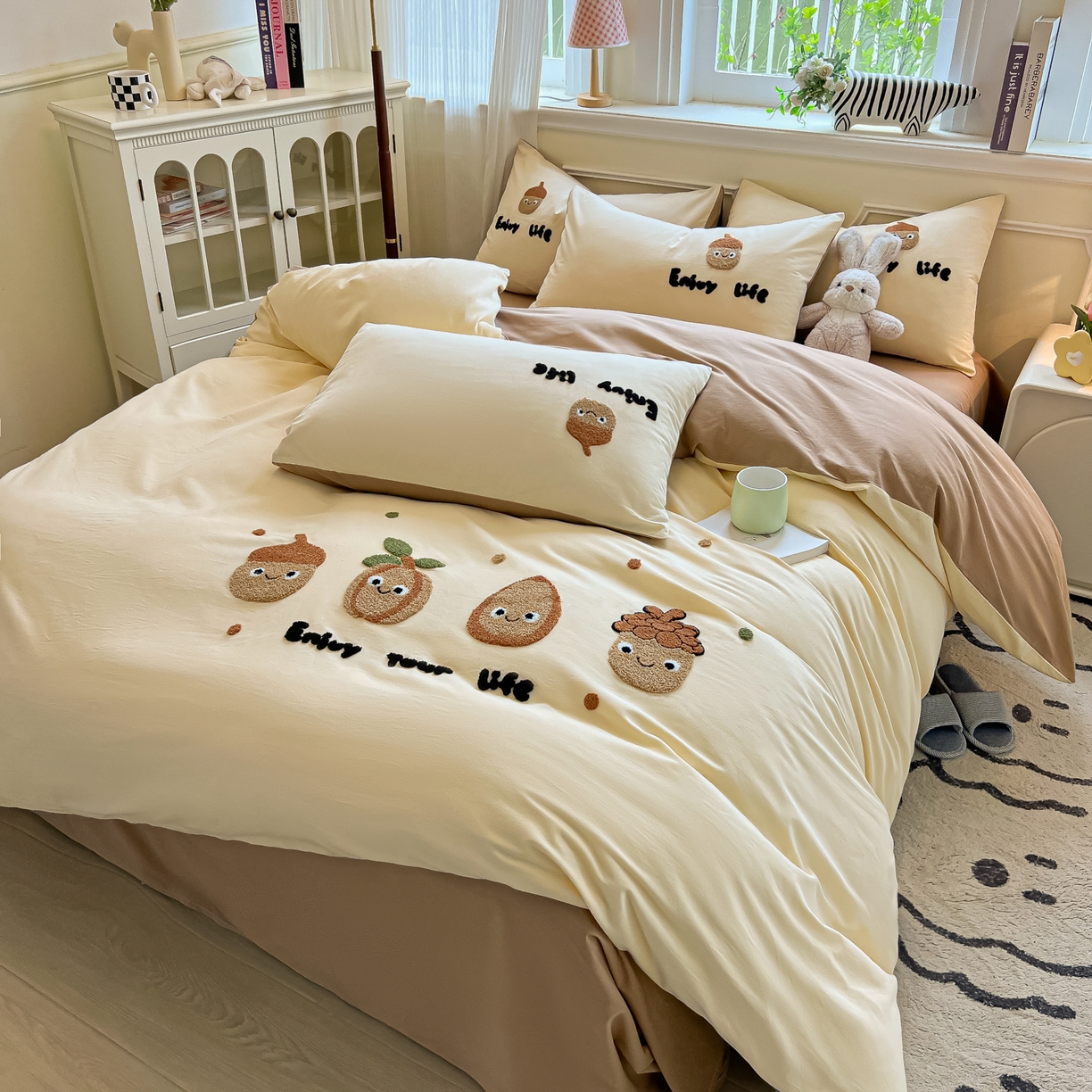 91家纺网 家纺一手货源 找家纺 多乐家纺 2025新款全棉纯棉磨毛毛巾绣四件套 坚果家族—奶咖