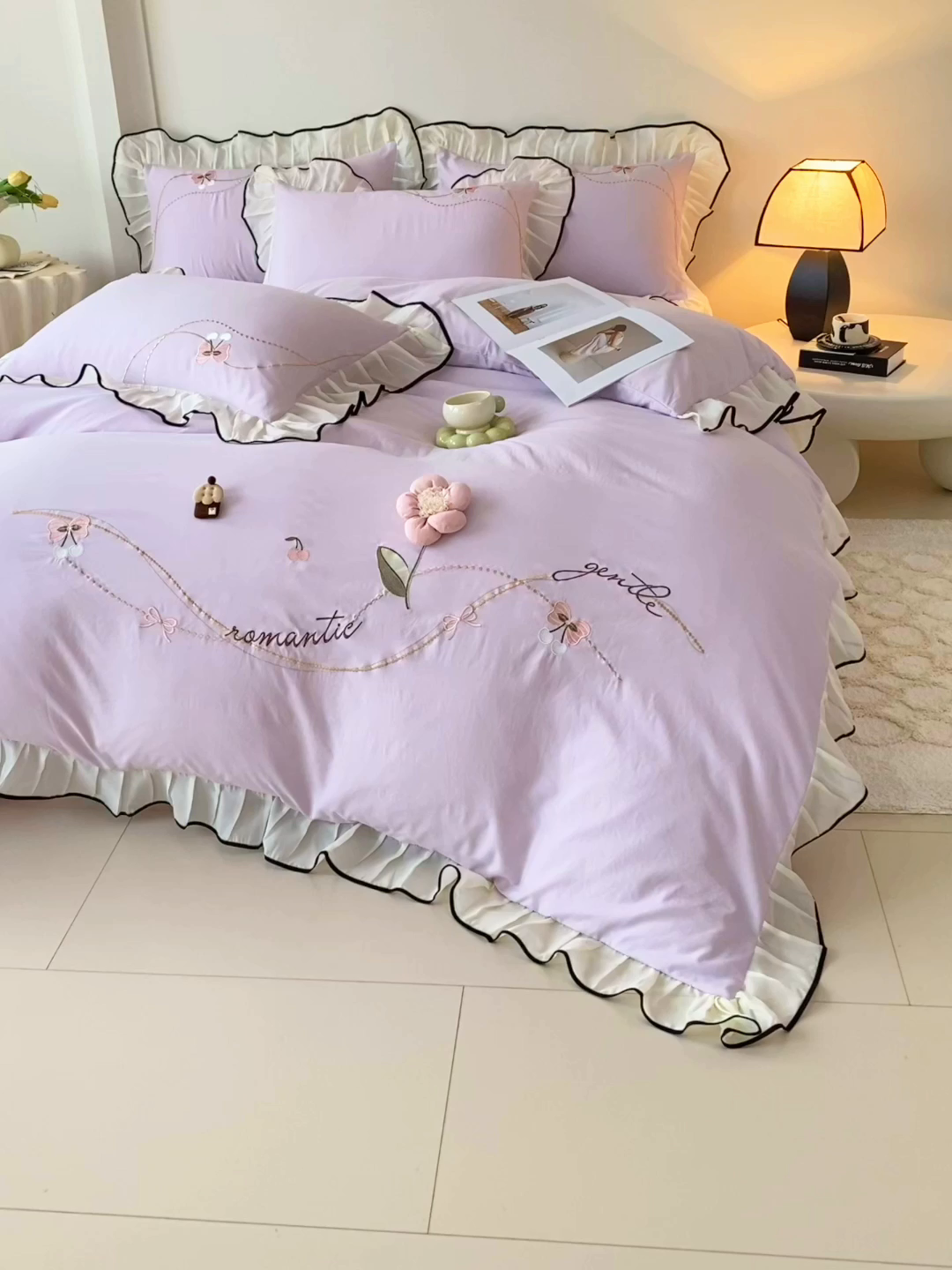 91家纺网 家纺一手货源 找家纺 大麦乐田 2025新款公主风水洗糯小棉少女心柔软立体花刺绣蕾丝花边四件套 浪漫海风-嫩紫