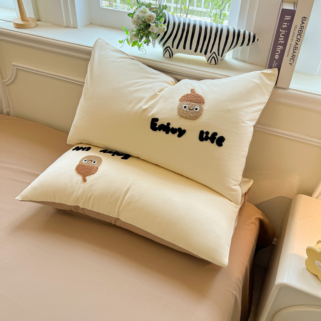 91家纺网 家纺一手货源 找家纺 多乐家纺 2025新款全棉纯棉磨毛毛巾绣四件套 坚果家族—奶咖