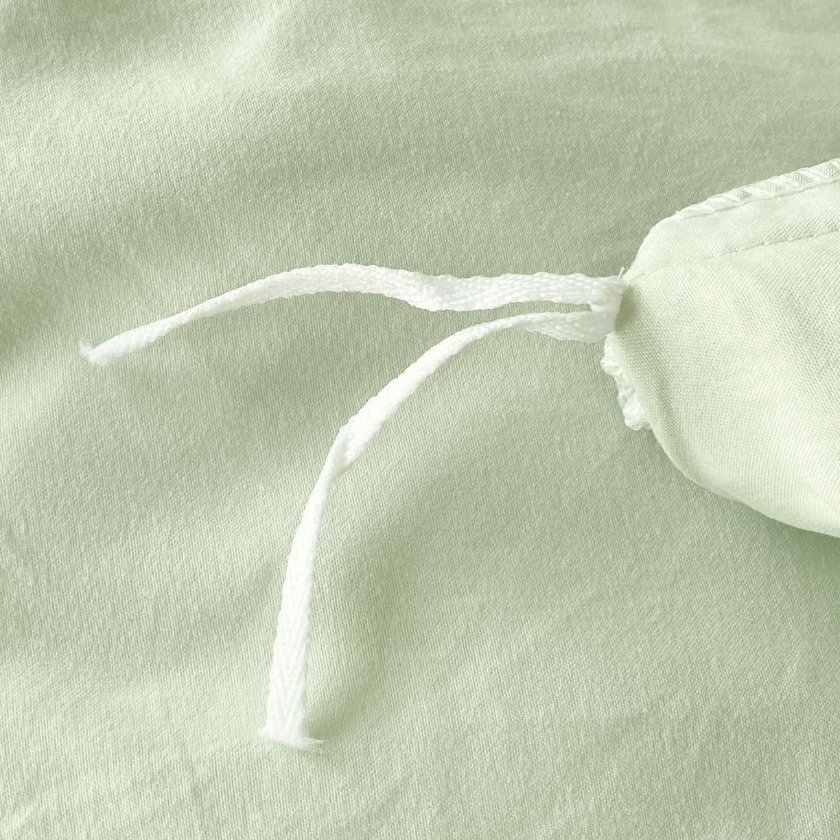 91家纺网 家纺一手货源 找家纺 大麦乐田 2025新款公主风水洗糯小棉少女心柔软立体花刺绣蕾丝花边四件套 浪漫海风-嫩绿