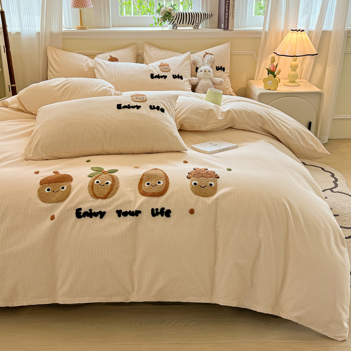 91家纺网 家纺一手货源 找家纺 多乐家纺 2025新款全棉纯棉磨毛毛巾绣四件套 坚果家族—细条咖