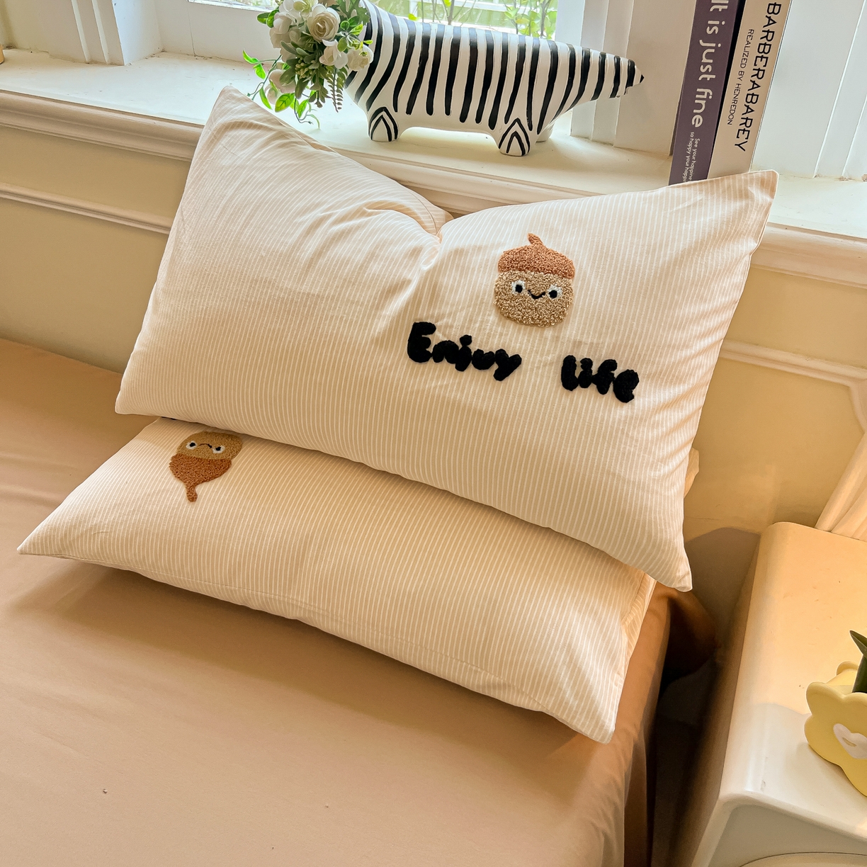 91家纺网 家纺一手货源 找家纺 多乐家纺 2025新款全棉纯棉磨毛毛巾绣四件套 坚果家族—细条咖