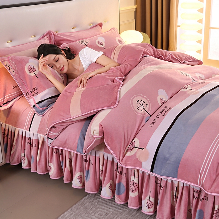 91家纺网 家纺一手货源 找家纺 橘姿 2025新款8-9斤床裙款牛奶绒四件套金貂绒法兰绒宝宝绒 乐薇花园