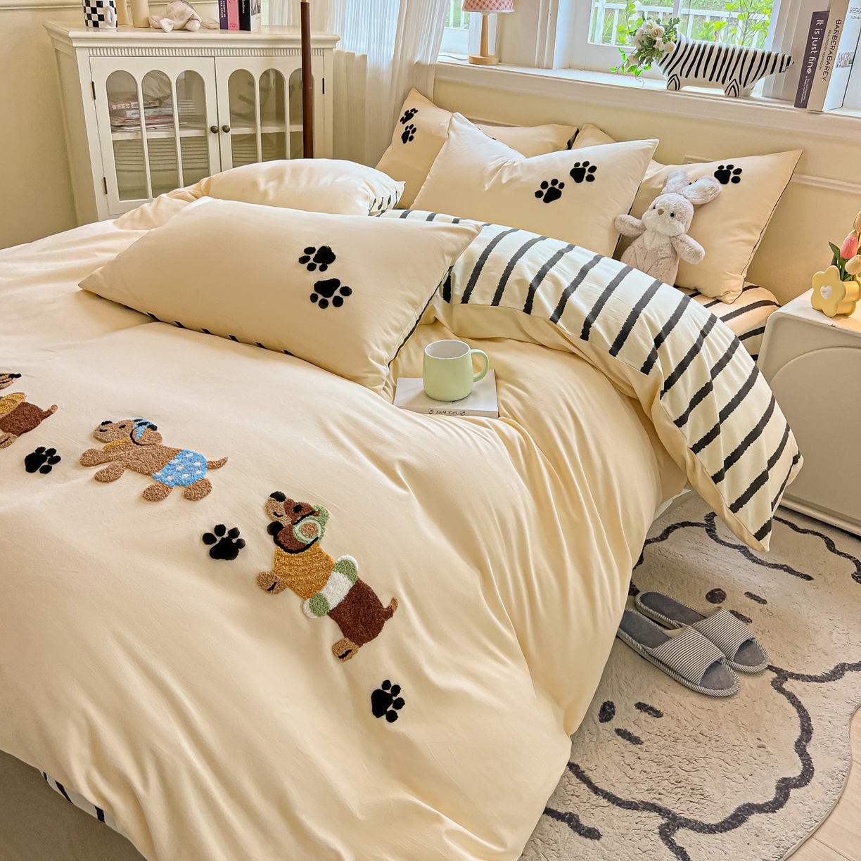 91家纺网 家纺一手货源 找家纺 多乐家纺 2025新款全棉纯棉磨毛毛巾绣四件套 腊肠萌犬—黑条