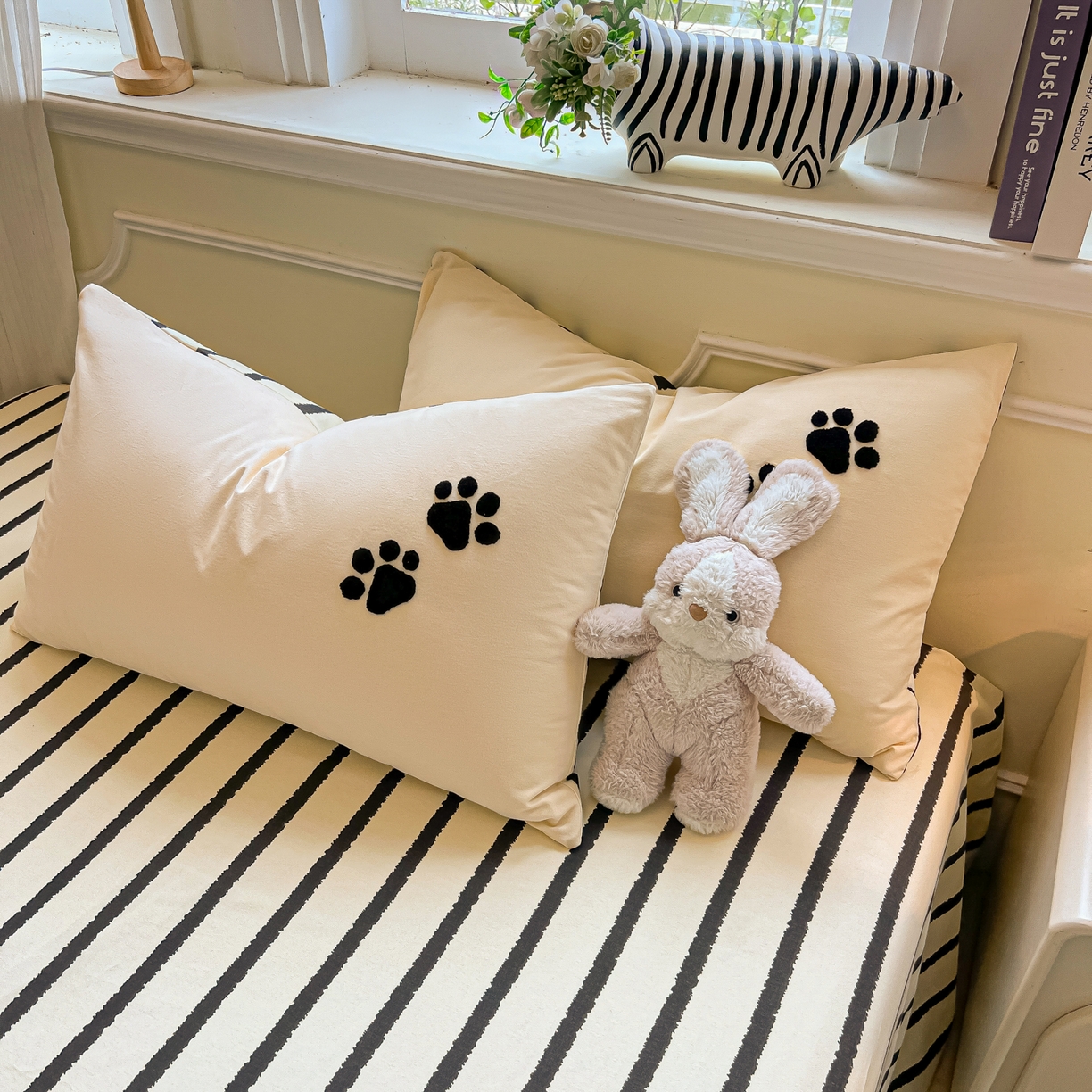 91家纺网 家纺一手货源 找家纺 多乐家纺 2025新款全棉纯棉磨毛毛巾绣四件套 腊肠萌犬—黑条