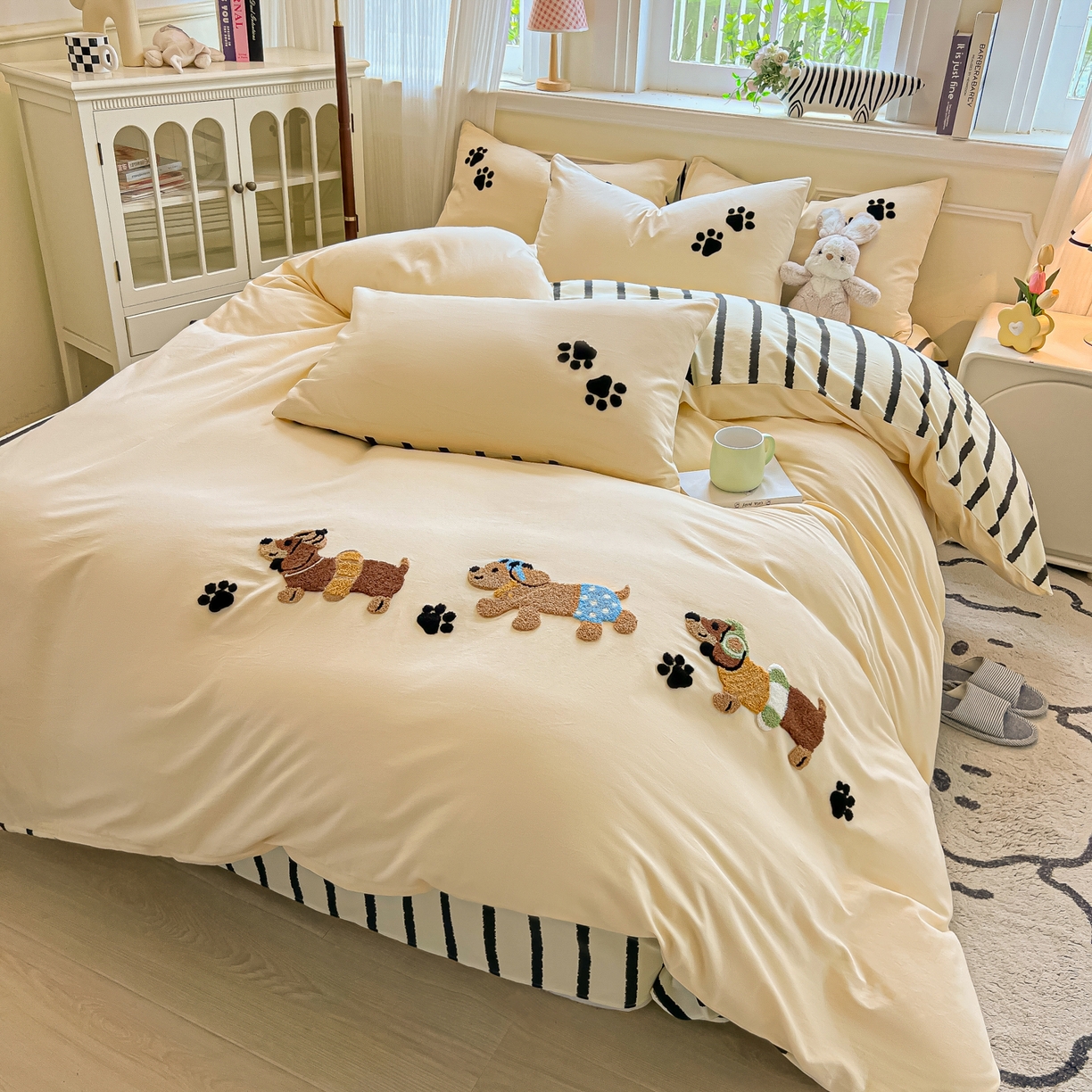 91家纺网 家纺一手货源 找家纺 多乐家纺 2025新款全棉纯棉磨毛毛巾绣四件套 腊肠萌犬—黑条