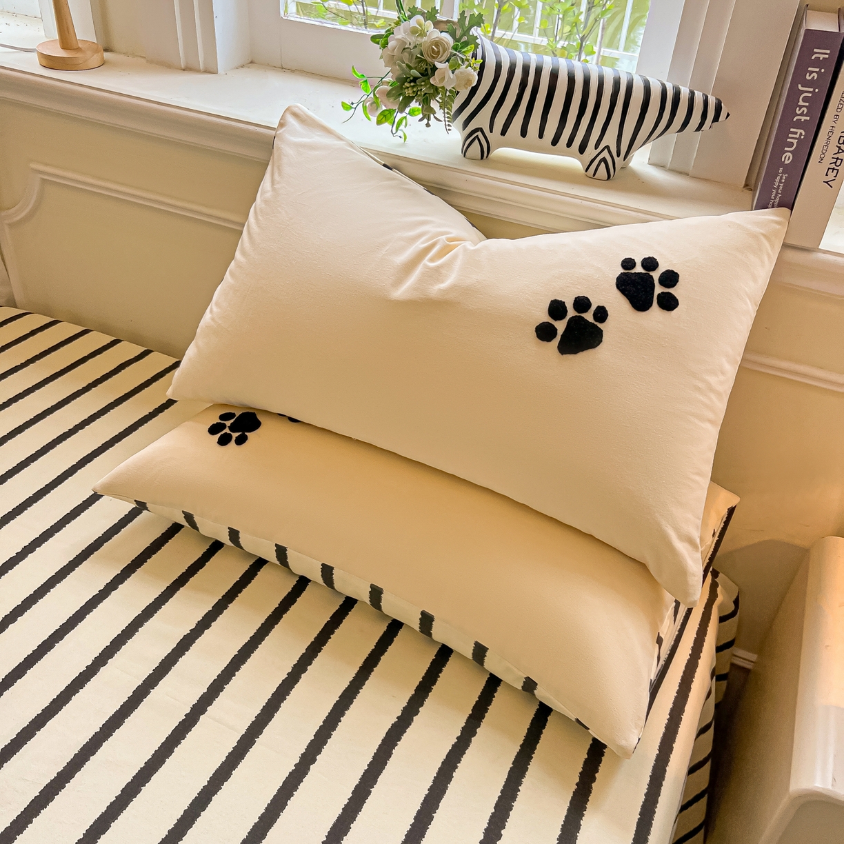 91家纺网 家纺一手货源 找家纺 多乐家纺 2025新款全棉纯棉磨毛毛巾绣四件套 腊肠萌犬—黑条