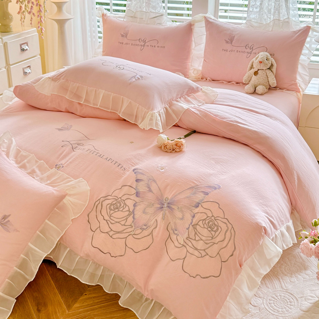 91家纺网 家纺一手货源 找家纺 （总）大麦乐田 2025新款法式少女心水洗公主风贴布绣蕾丝花边四件套