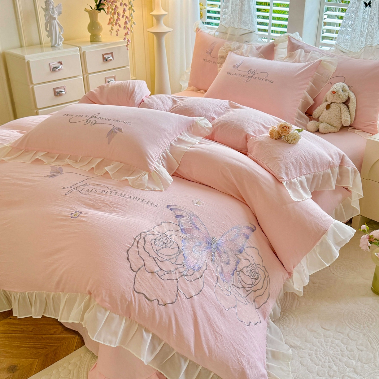 91家纺网 家纺一手货源 找家纺 （总）大麦乐田 2025新款法式少女心水洗公主风贴布绣蕾丝花边四件套