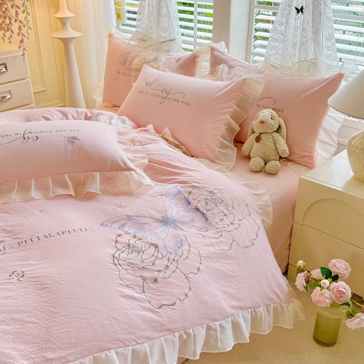 91家纺网 家纺一手货源 找家纺 （总）大麦乐田 2025新款法式少女心水洗公主风贴布绣蕾丝花边四件套