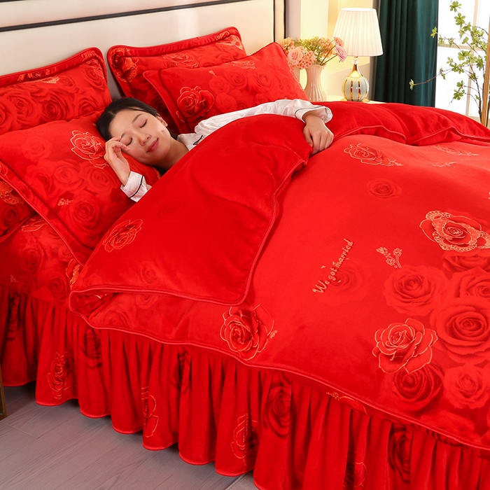 91家纺网 家纺一手货源 找家纺 橘姿 2025新款8-9斤床裙款牛奶绒四件套金貂绒法兰绒宝宝绒 玫瑰情缘