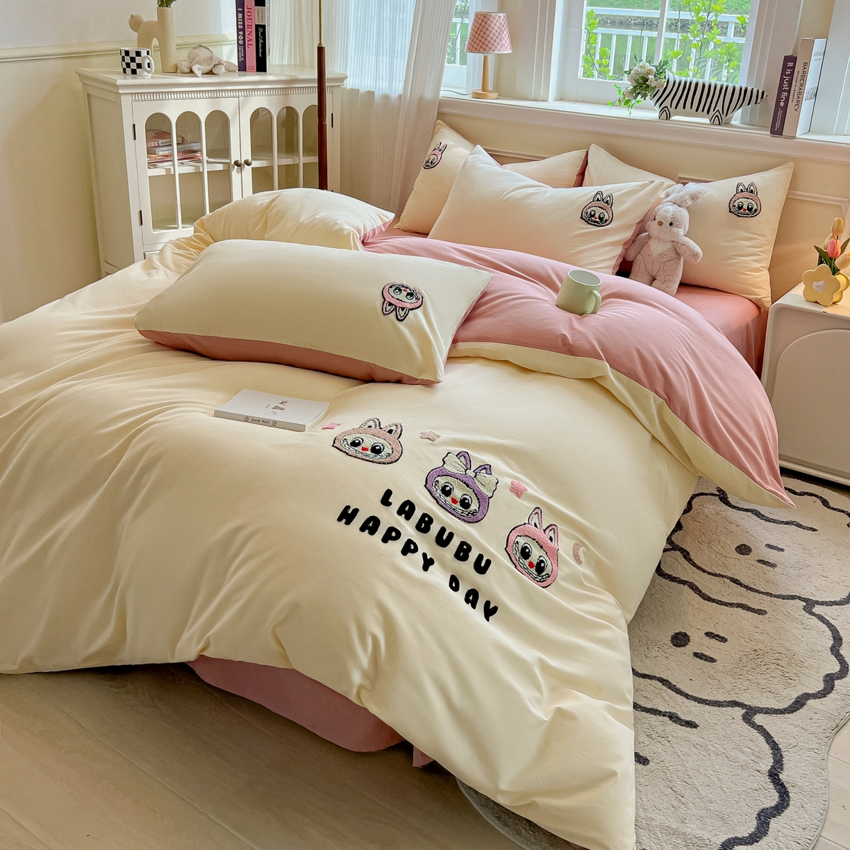 91家纺网 家纺一手货源 找家纺 多乐家纺 2025新款全棉纯棉磨毛毛巾绣四件套 三只兔子-奶粉