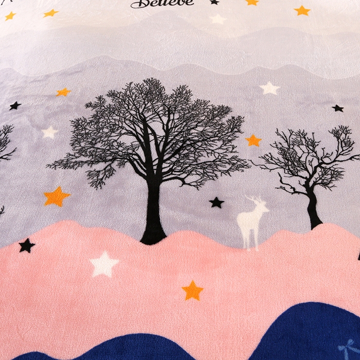 91家纺网 家纺一手货源 找家纺 橘姿 2025新款8-9斤床裙款牛奶绒四件套金貂绒法兰绒宝宝绒 鹿之恋